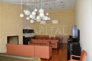 двухэтажный дом с ремонтом, 700 кв. м, кирпич. Продажа в Плютах фото 2