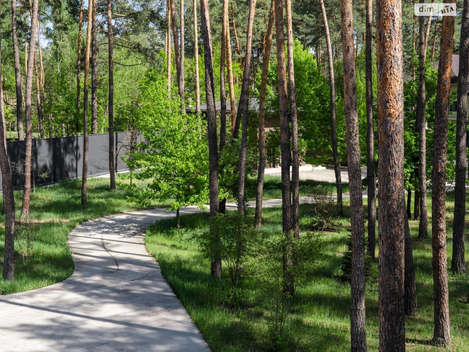 двоповерховий будинок, 600 кв. м, кирпич. Продаж у Плютах фото 1 двоповерховий будинок, 600 кв. м, кирпич. Продаж у Плютах фото 1