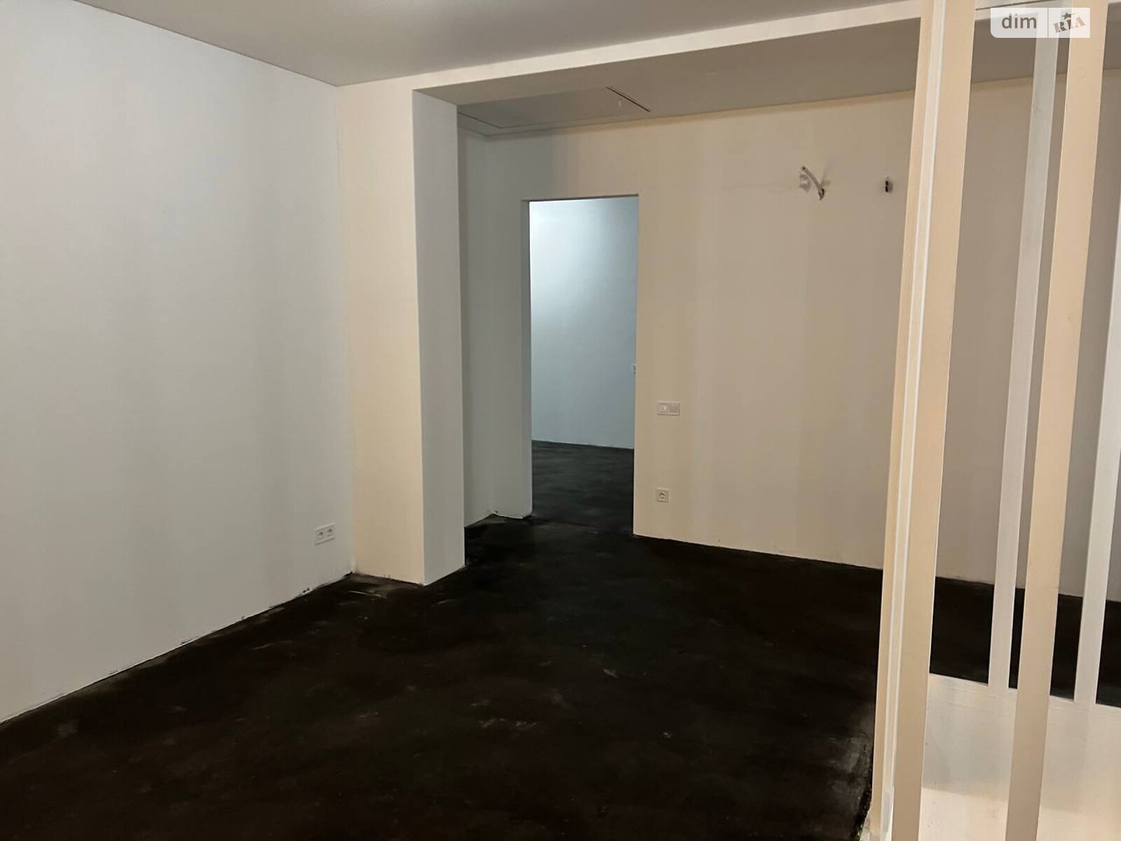 двухэтажный дом с гаражом, 490 кв. м, кирпич. Продажа в Плютах фото 1 двухэтажный дом с гаражом, 490 кв. м, кирпич. Продажа в Плютах фото 1
