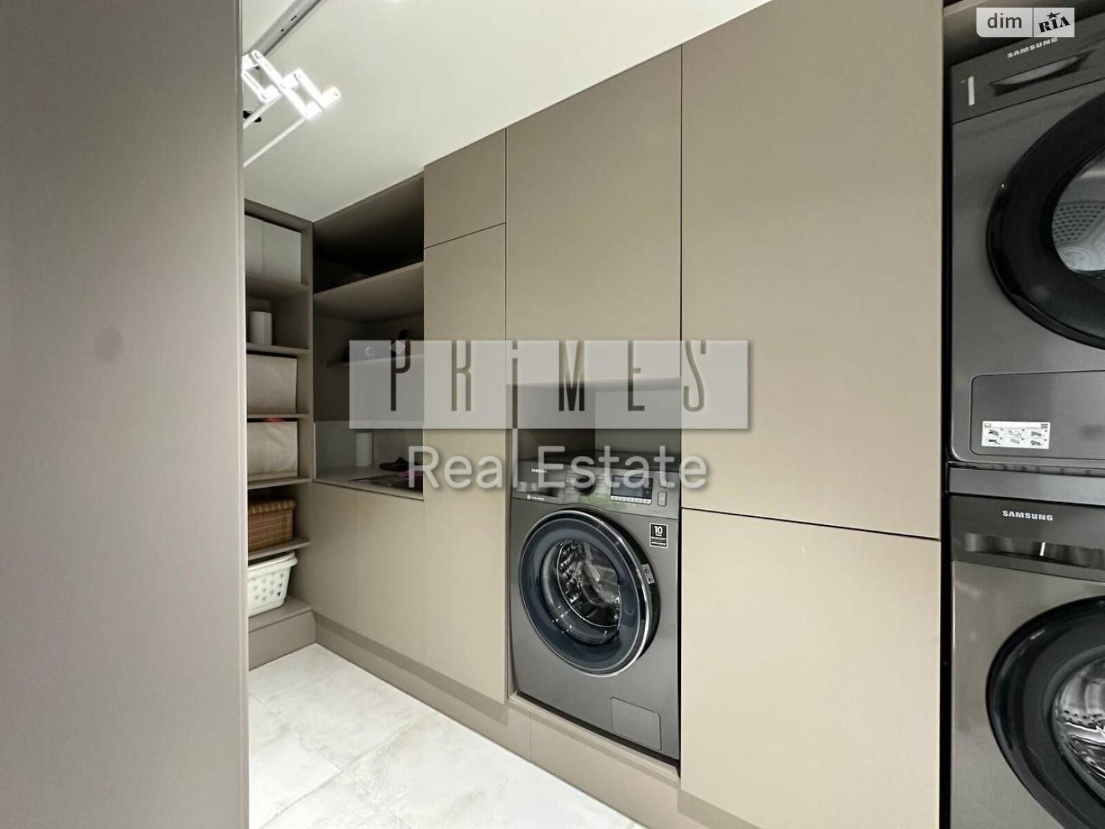 двоповерховий будинок, 360 кв. м, кирпич. Продаж у Плютах фото 1 двоповерховий будинок, 360 кв. м, кирпич. Продаж у Плютах фото 1