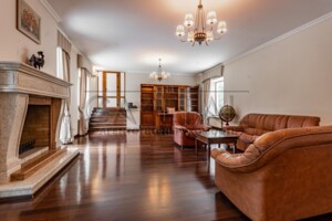 двухэтажный дом с верандой, 823 кв. м, кирпич. Продажа в Плютах фото 2