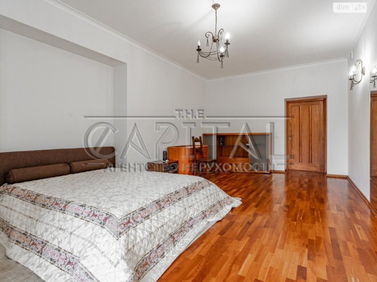 двухэтажный дом, 823 кв. м, кирпич. Продажа в Плютах фото 1 двухэтажный дом, 823 кв. м, кирпич. Продажа в Плютах фото 1