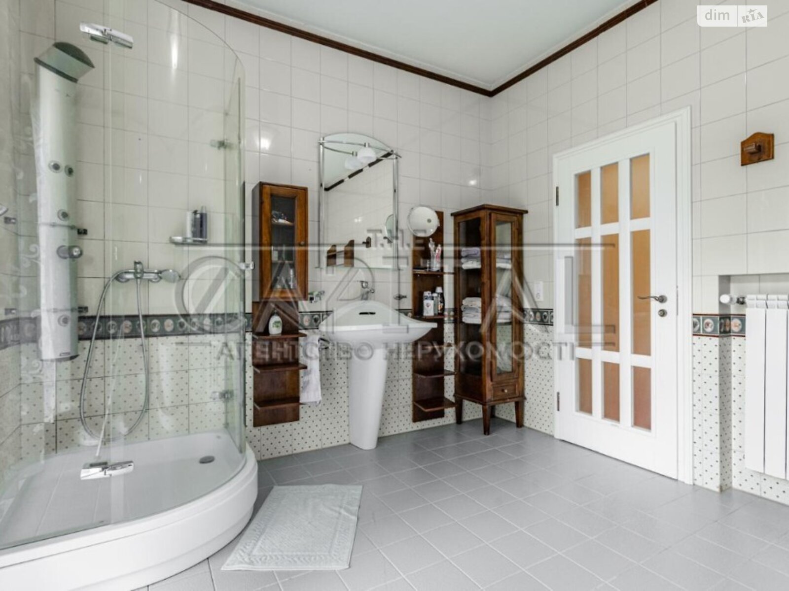 двухэтажный дом, 823 кв. м, кирпич. Продажа в Плютах фото 1 двухэтажный дом, 823 кв. м, кирпич. Продажа в Плютах фото 1