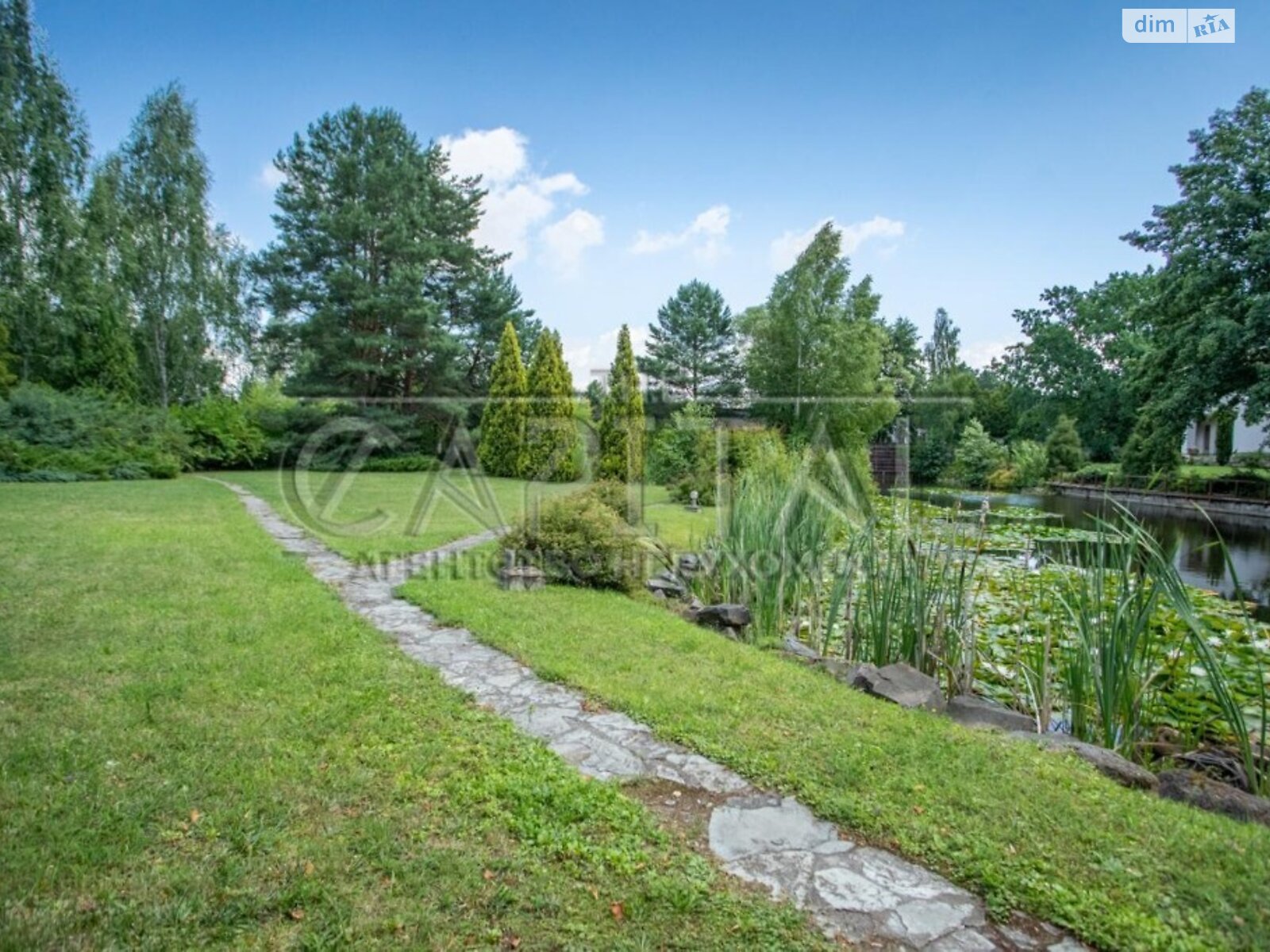 двухэтажный дом, 823 кв. м, кирпич. Продажа в Плютах фото 1 двухэтажный дом, 823 кв. м, кирпич. Продажа в Плютах фото 1