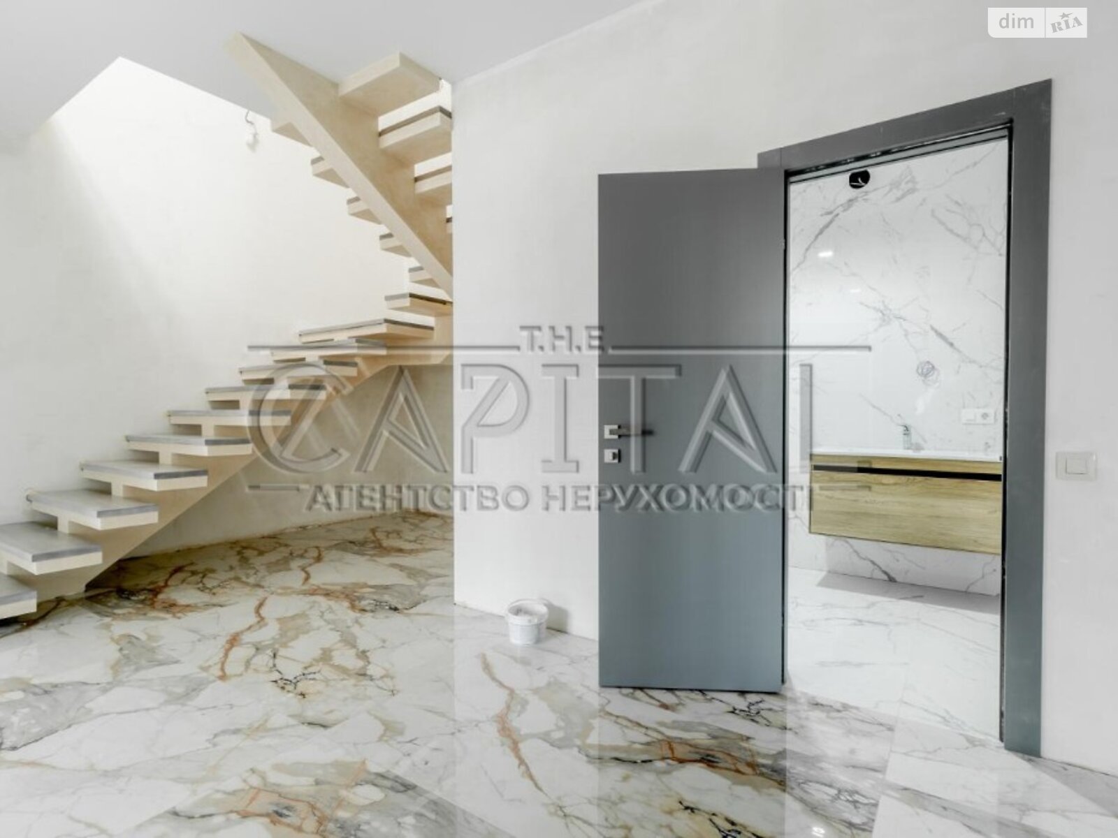 двоповерховий будинок, 409 кв. м, цегла. Продаж у Плютах фото 1 двоповерховий будинок, 409 кв. м, цегла. Продаж у Плютах фото 1