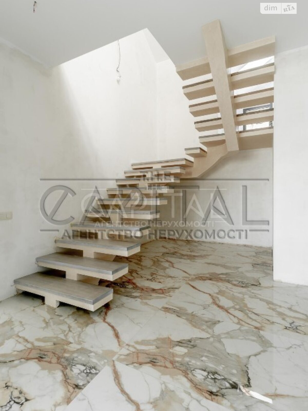 двоповерховий будинок, 409 кв. м, цегла. Продаж у Плютах фото 1 двоповерховий будинок, 409 кв. м, цегла. Продаж у Плютах фото 1