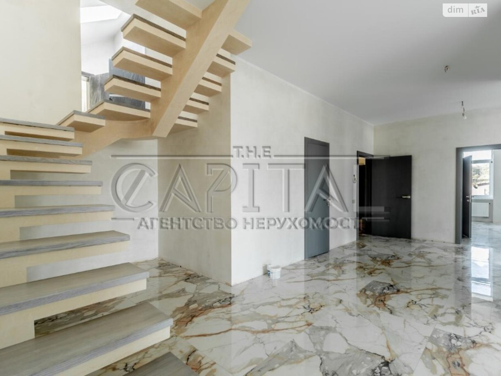 двоповерховий будинок, 409 кв. м, цегла. Продаж у Плютах фото 1 двоповерховий будинок, 409 кв. м, цегла. Продаж у Плютах фото 1