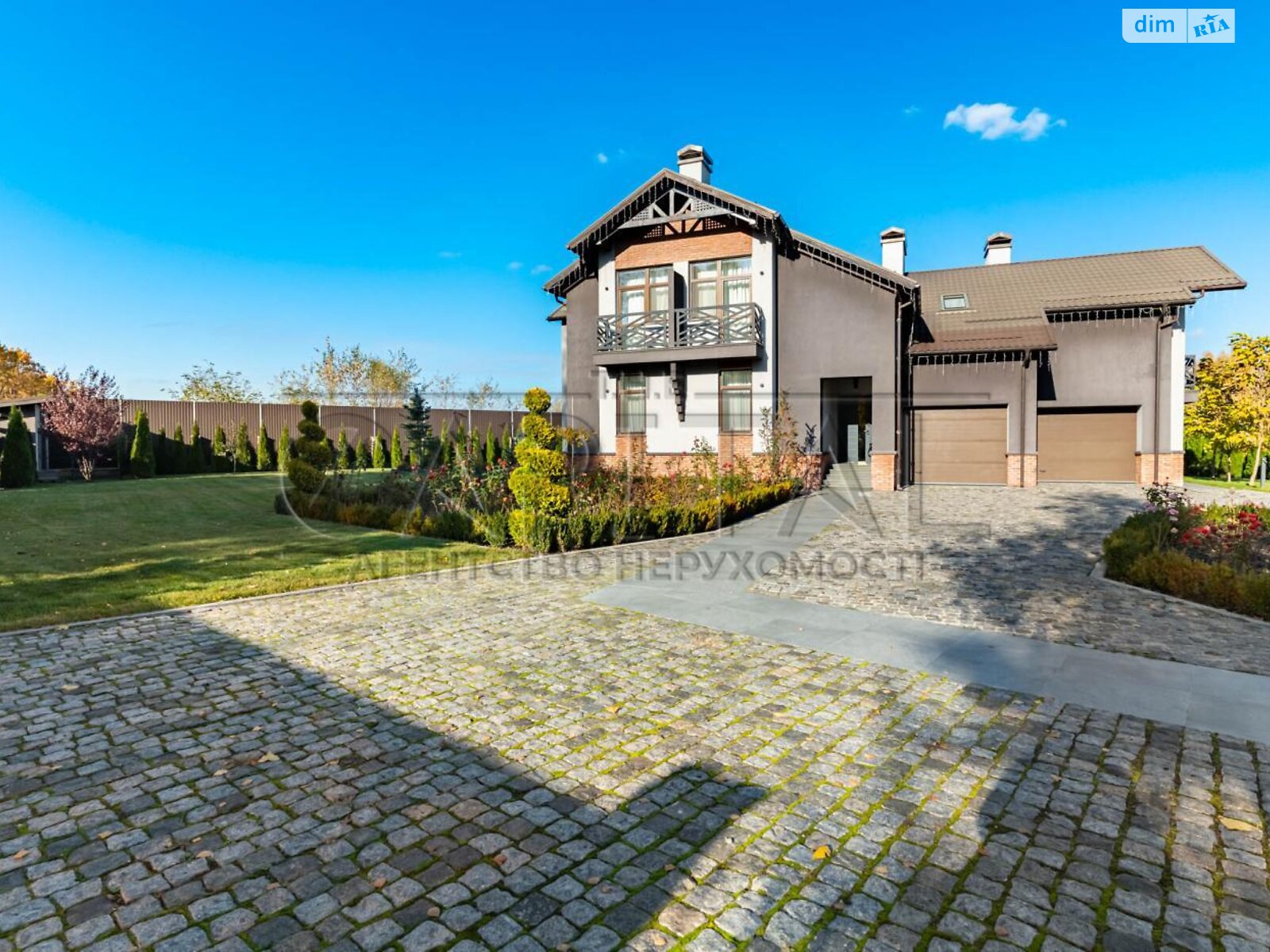 двоповерховий будинок, 400 кв. м, кирпич. Продаж у Плютах фото 1