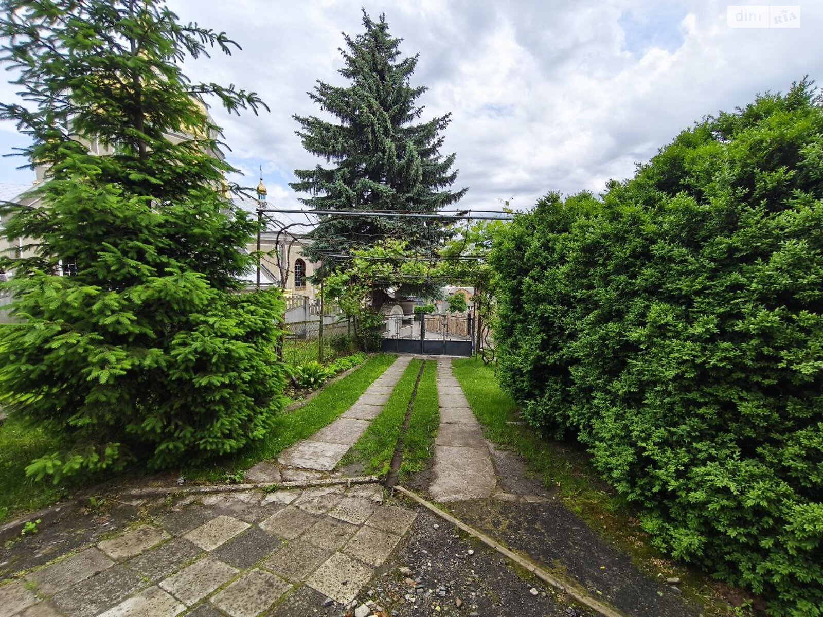 двухэтажный дом с гаражом, 116 кв. м, кирпич. Продажа в Подбирцах фото 1 двухэтажный дом с гаражом, 116 кв. м, кирпич. Продажа в Подбирцах фото 1