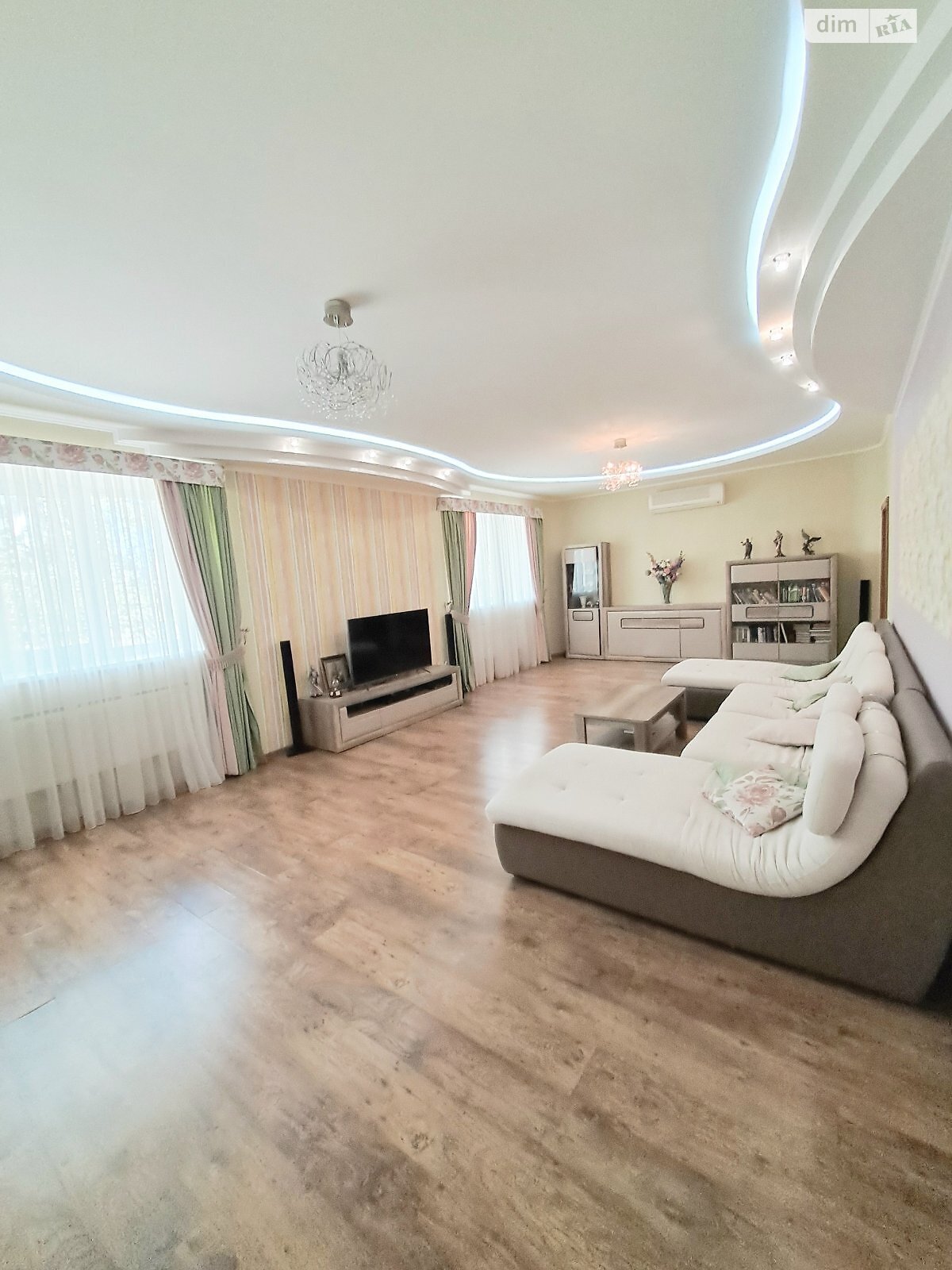 двоповерховий будинок з верандою, 260 кв. м, цегла. Продаж у Підгайцях фото 1 двоповерховий будинок з верандою, 260 кв. м, цегла. Продаж у Підгайцях фото 1