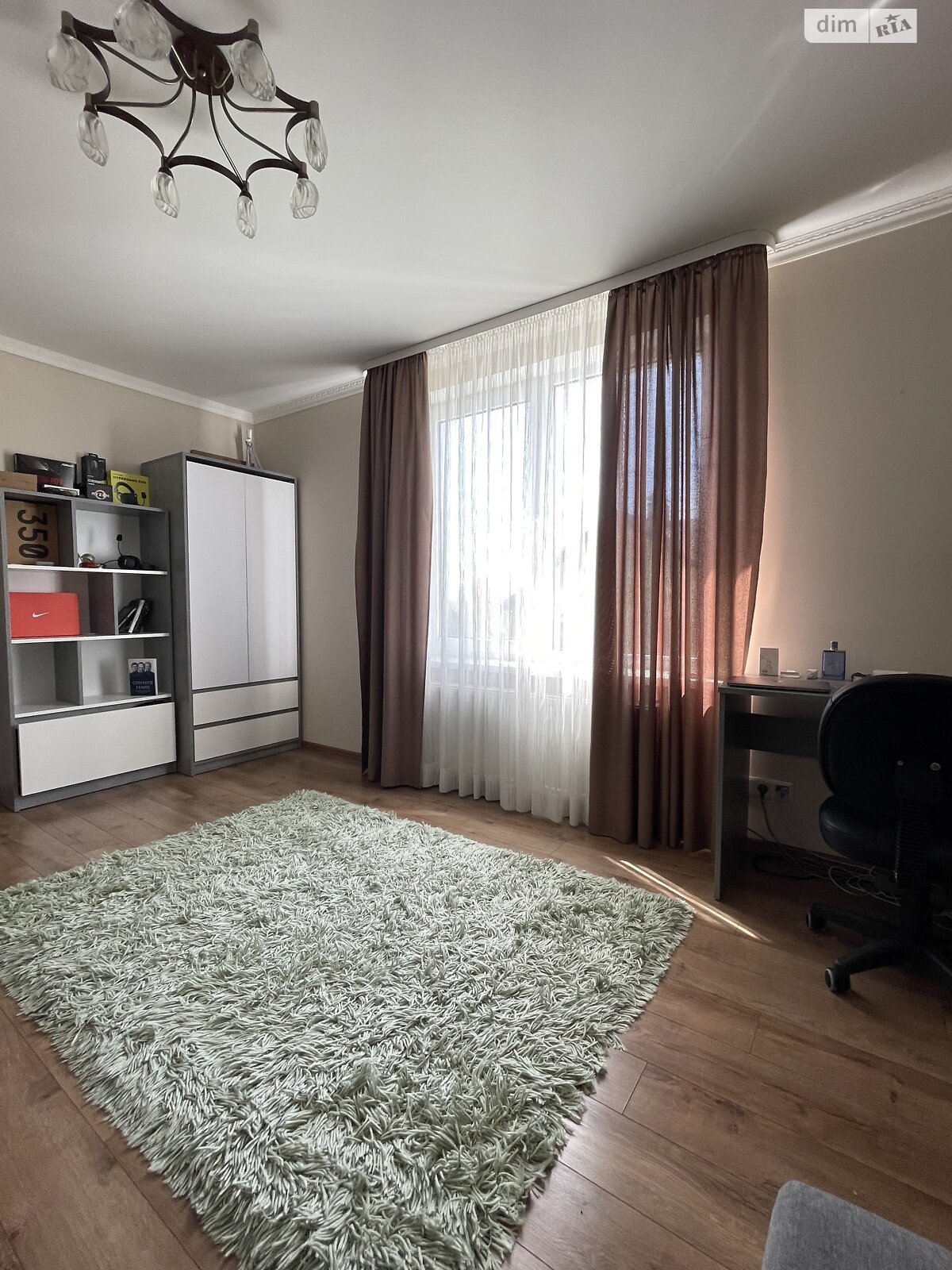 двухэтажный дом с ремонтом, 237 кв. м, кирпич. Продажа в Подгайцах фото 1