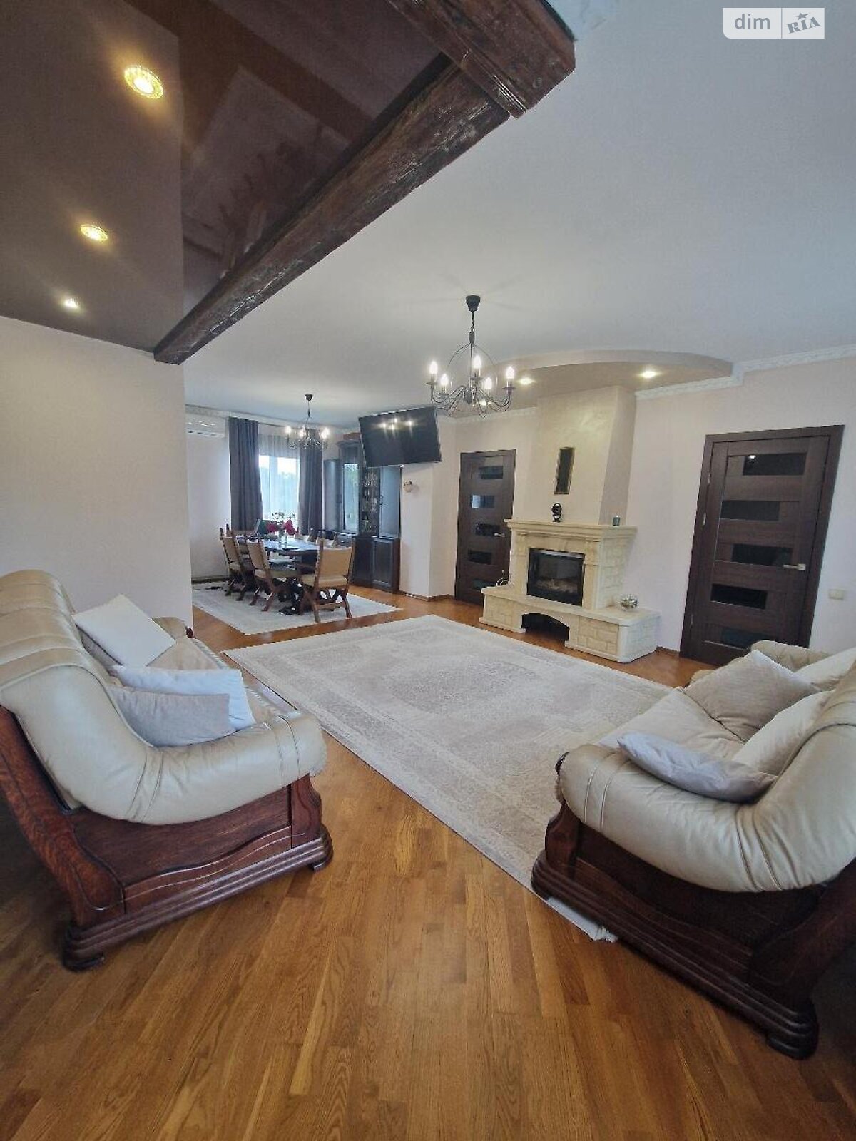 двухэтажный дом с балконом, 218 кв. м, кирпич. Продажа в Подгорье фото 1