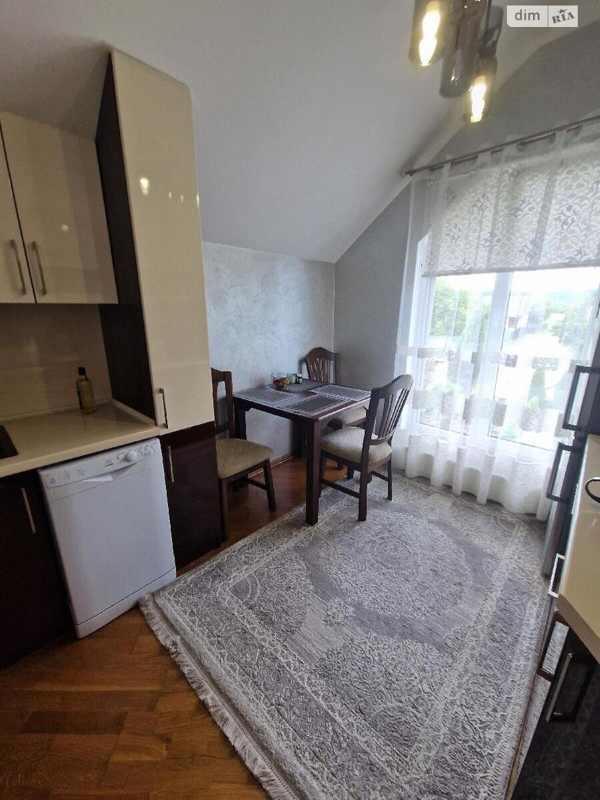 двухэтажный дом с балконом, 218 кв. м, кирпич. Продажа в Подгорье фото 1