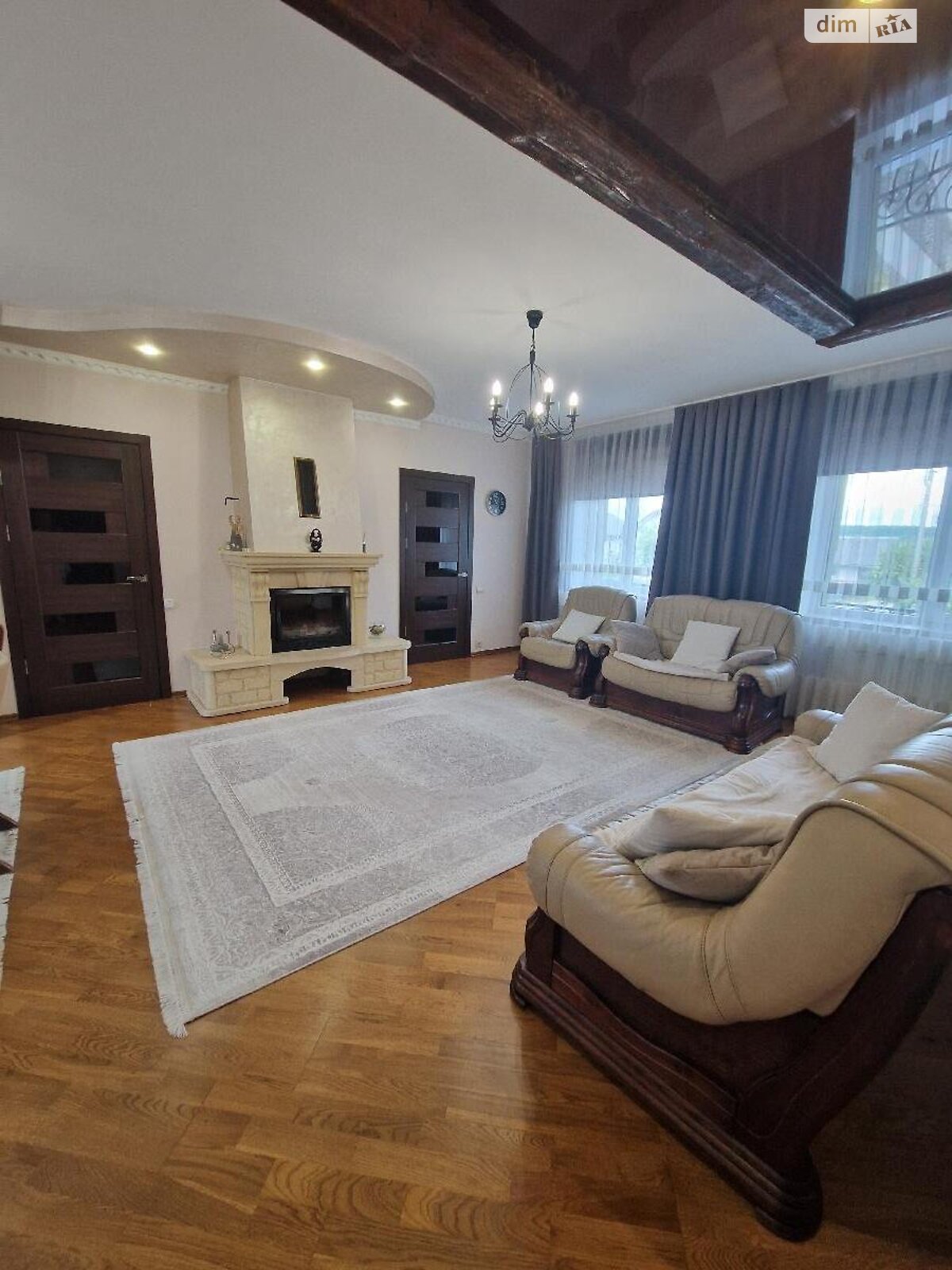 двухэтажный дом с балконом, 218 кв. м, кирпич. Продажа в Подгорье фото 1