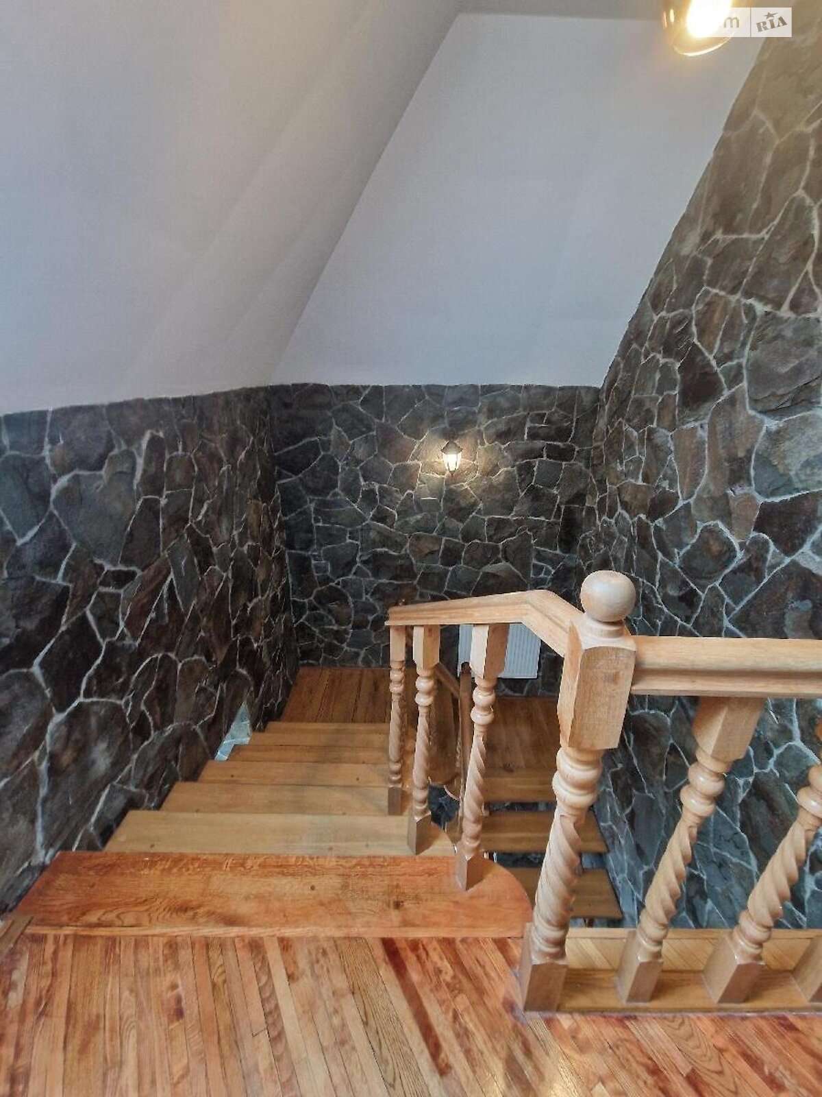 двухэтажный дом с балконом, 218 кв. м, кирпич. Продажа в Подгорье фото 1