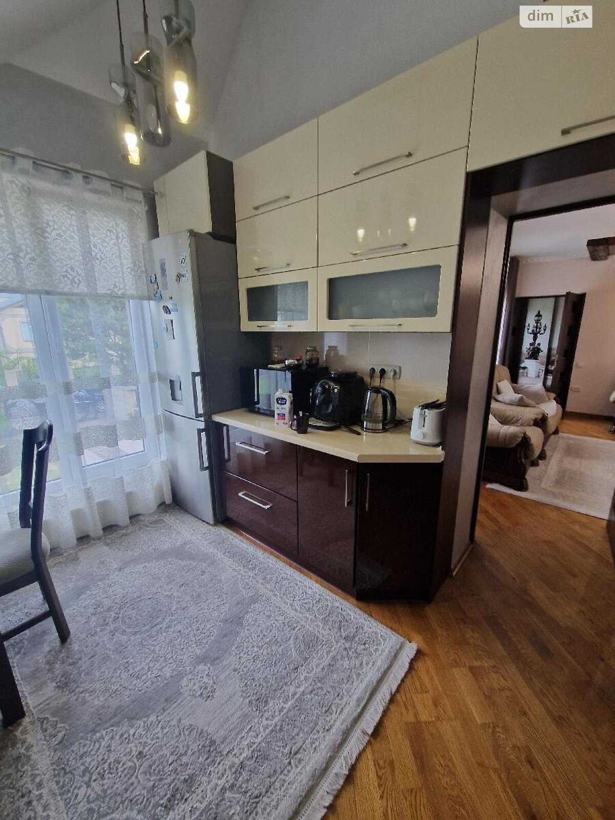 двухэтажный дом с балконом, 218 кв. м, кирпич. Продажа в Подгорье фото 1