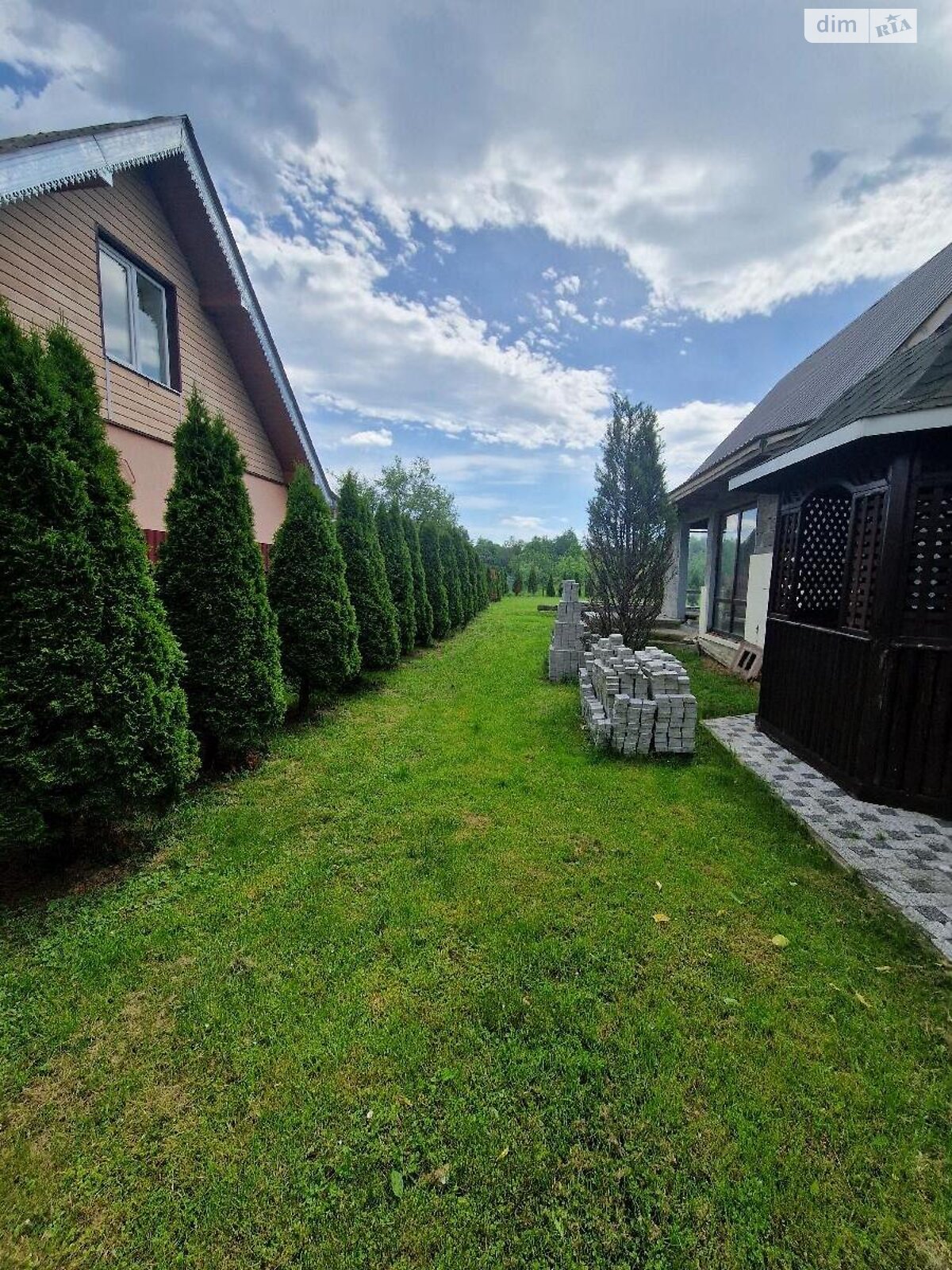 двухэтажный дом с балконом, 218 кв. м, кирпич. Продажа в Подгорье фото 1