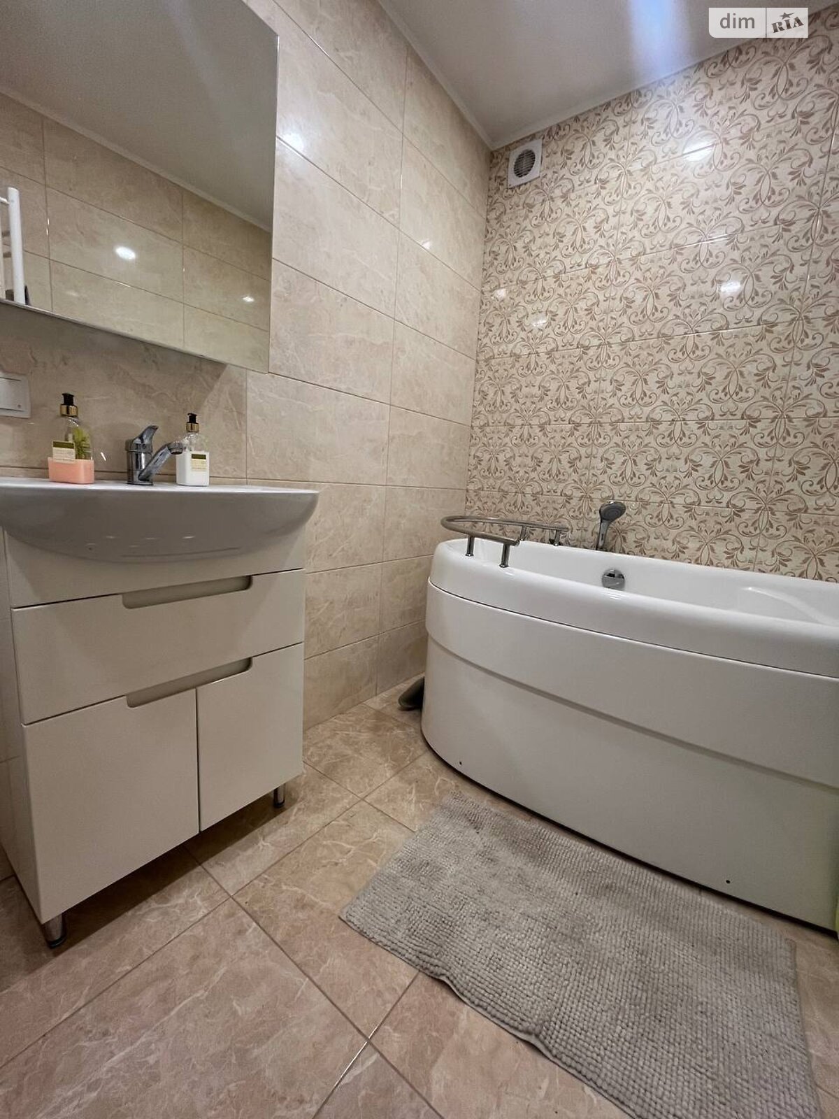 трехэтажный дом с мебелью, 106.5 кв. м, кирпич. Продажа в Подгороднем фото 1 трехэтажный дом с мебелью, 106.5 кв. м, кирпич. Продажа в Подгороднем фото 1