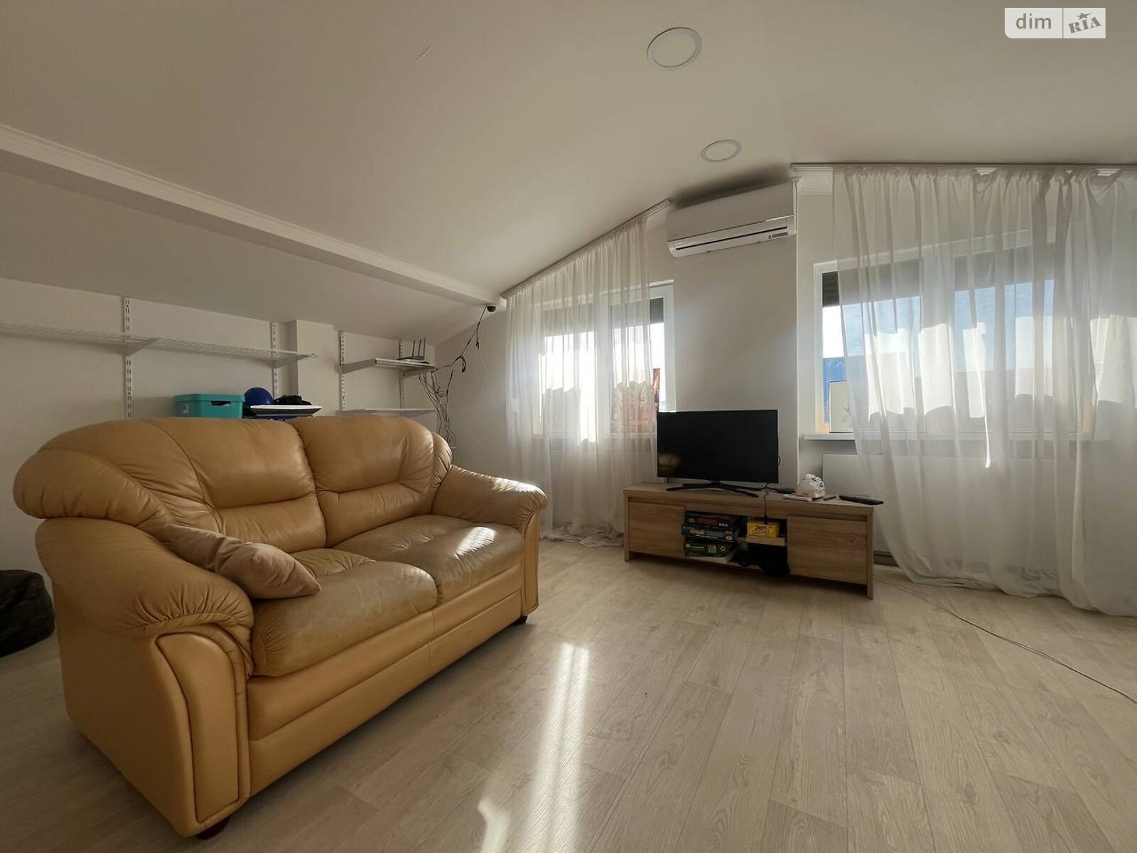 трехэтажный дом с мебелью, 106.5 кв. м, кирпич. Продажа в Подгороднем фото 1 трехэтажный дом с мебелью, 106.5 кв. м, кирпич. Продажа в Подгороднем фото 1