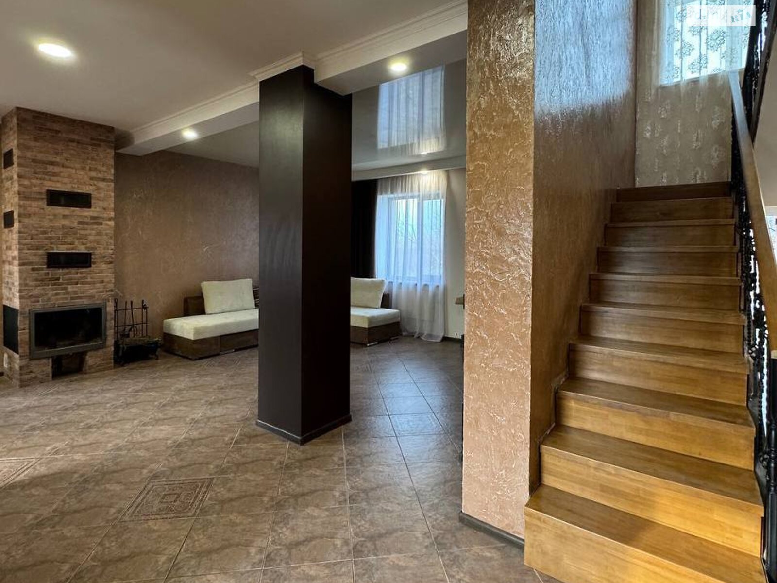 двухэтажный дом с гаражом, 186.5 кв. м, ракушечник (ракушняк). Продажа в Подгороднем фото 1