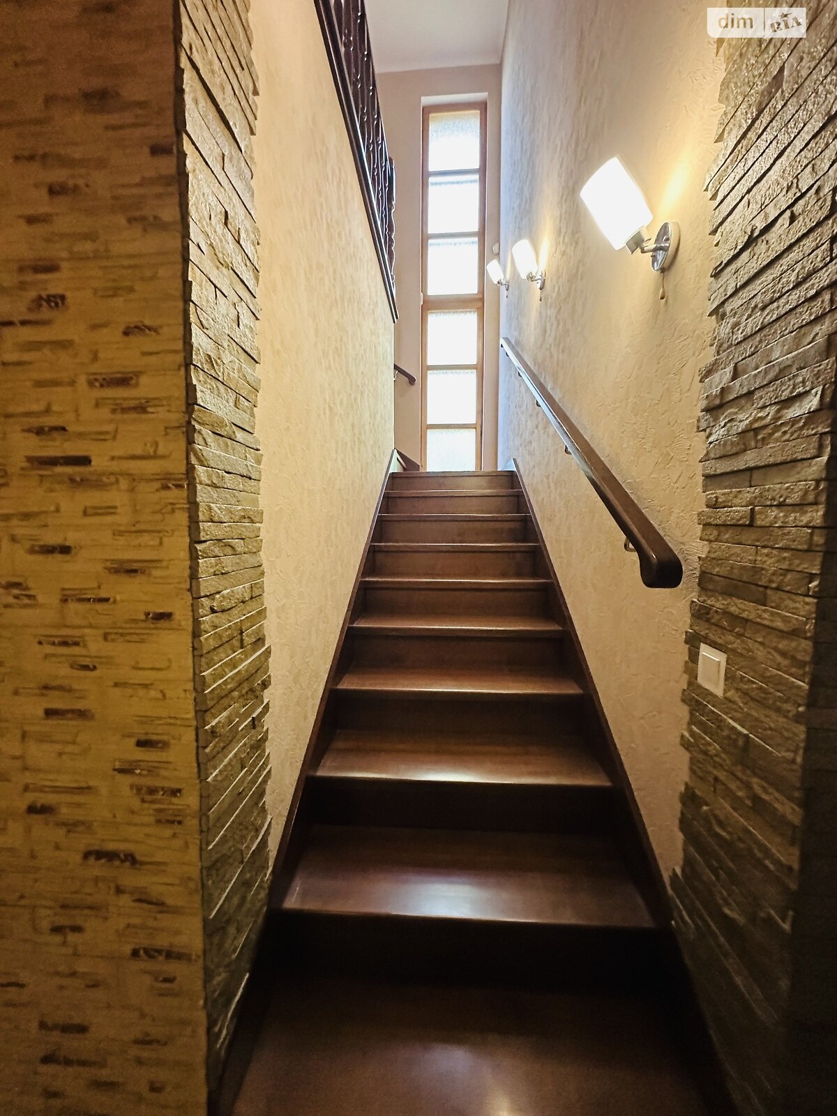 двоповерховий будинок з балконом, 178.2 кв. м, цегла. Продаж у Підгородньому фото 1