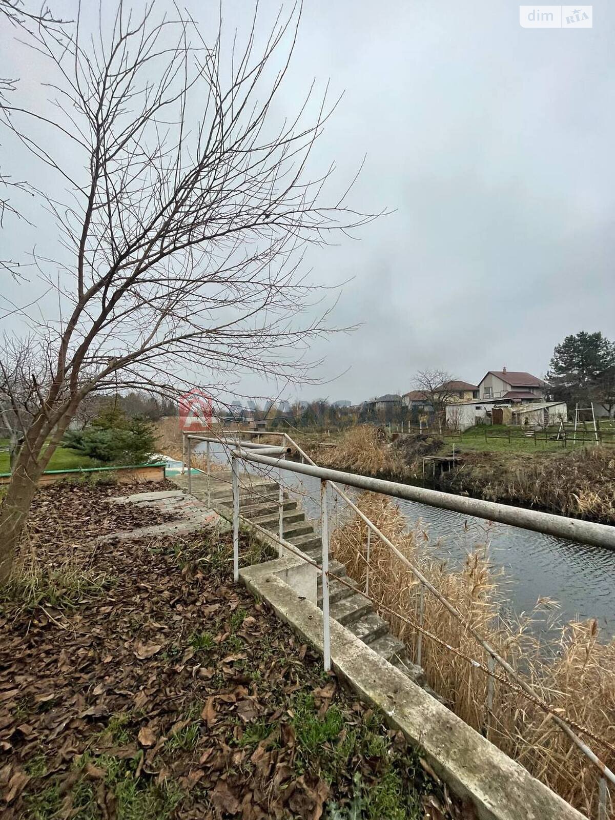 трехэтажный дом, 406 кв. м, кирпич. Продажа в Подгородном фото 1