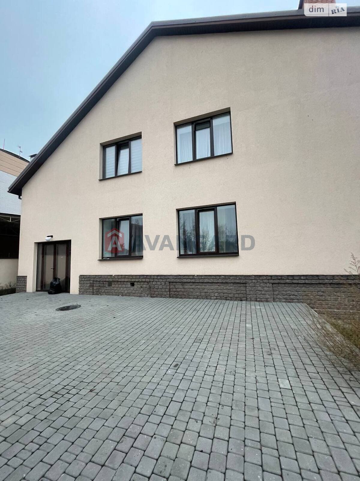 трехэтажный дом, 406 кв. м, кирпич. Продажа в Подгородном фото 1