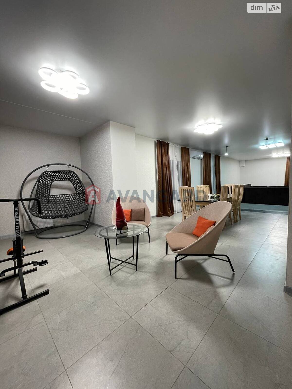 трехэтажный дом, 406 кв. м, кирпич. Продажа в Подгородном фото 1