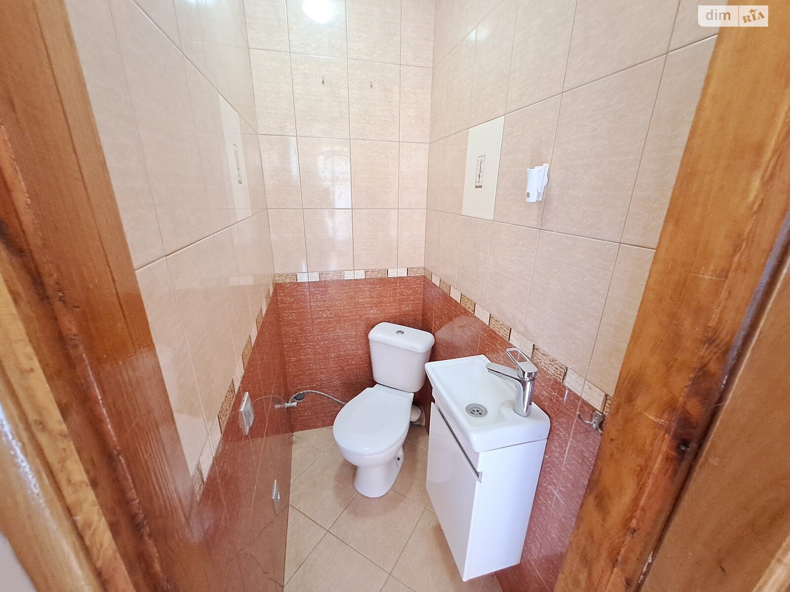 двоповерховий будинок з опаленням, 319.6 кв. м, цегла. Продаж у Підгородне фото 1 двоповерховий будинок з опаленням, 319.6 кв. м, цегла. Продаж у Підгородне фото 1
