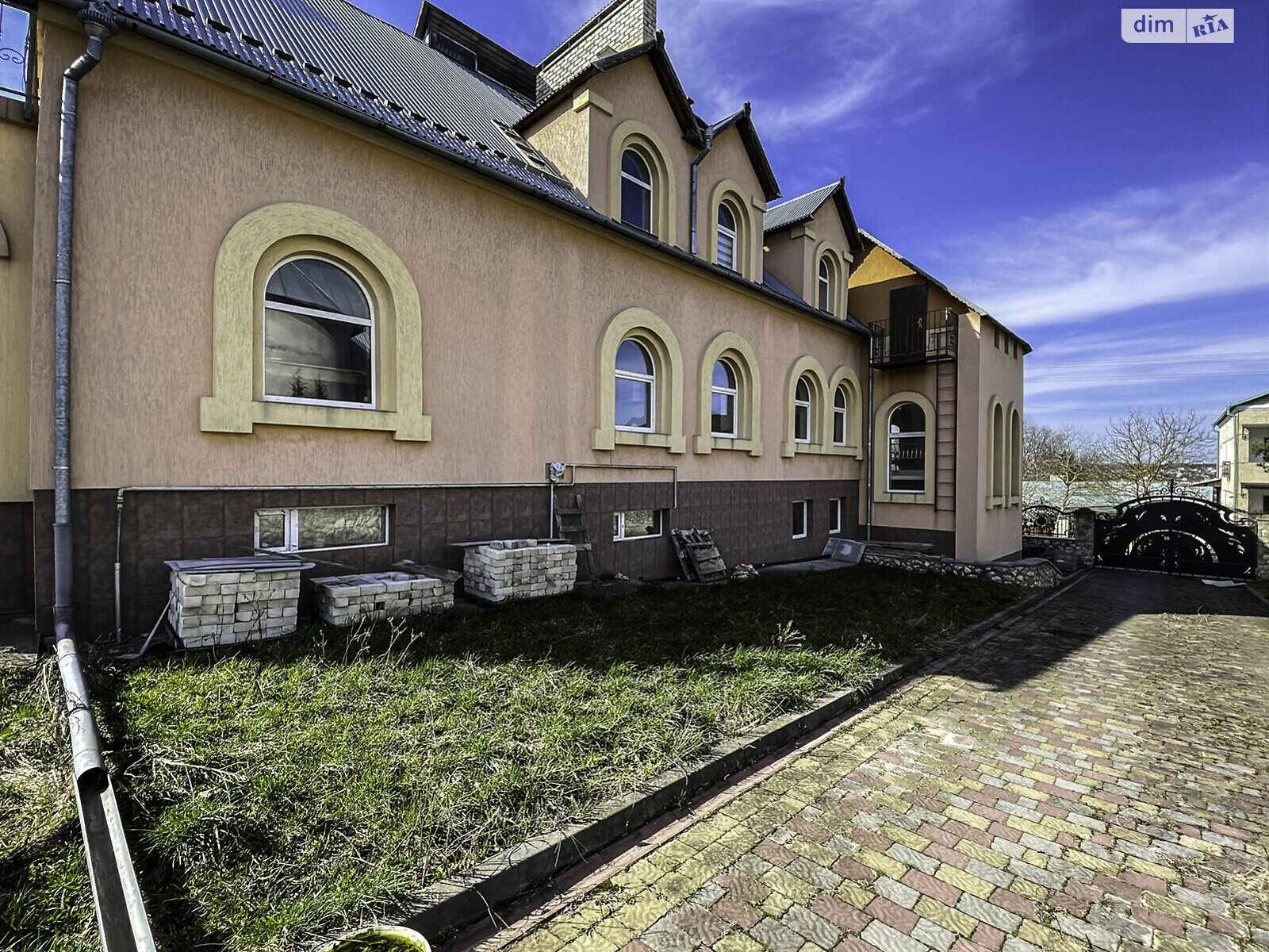 двухэтажный дом, 494.1 кв. м, цегла. Продажа в Подгородном фото 1