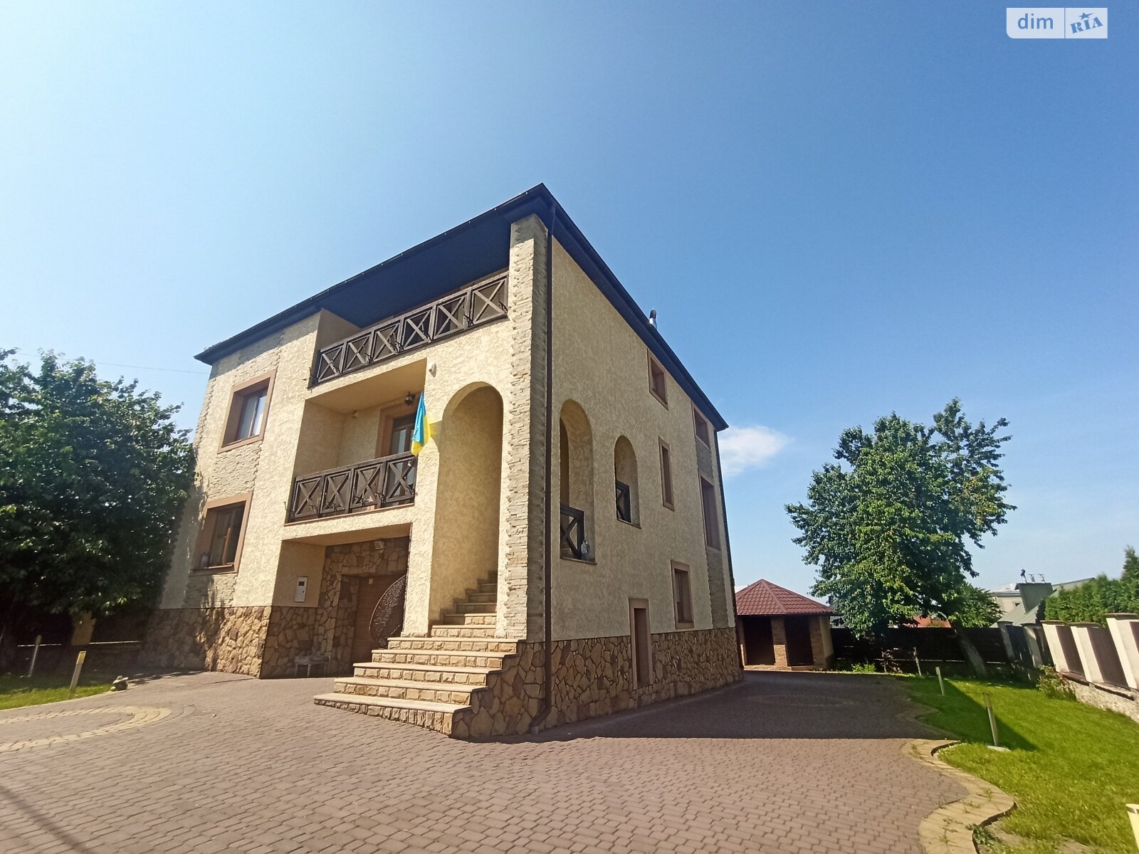 трехэтажный дом, 352.6 кв. м, кирпич. Продажа в Подгородном фото 1 трехэтажный дом, 352.6 кв. м, кирпич. Продажа в Подгородном фото 1