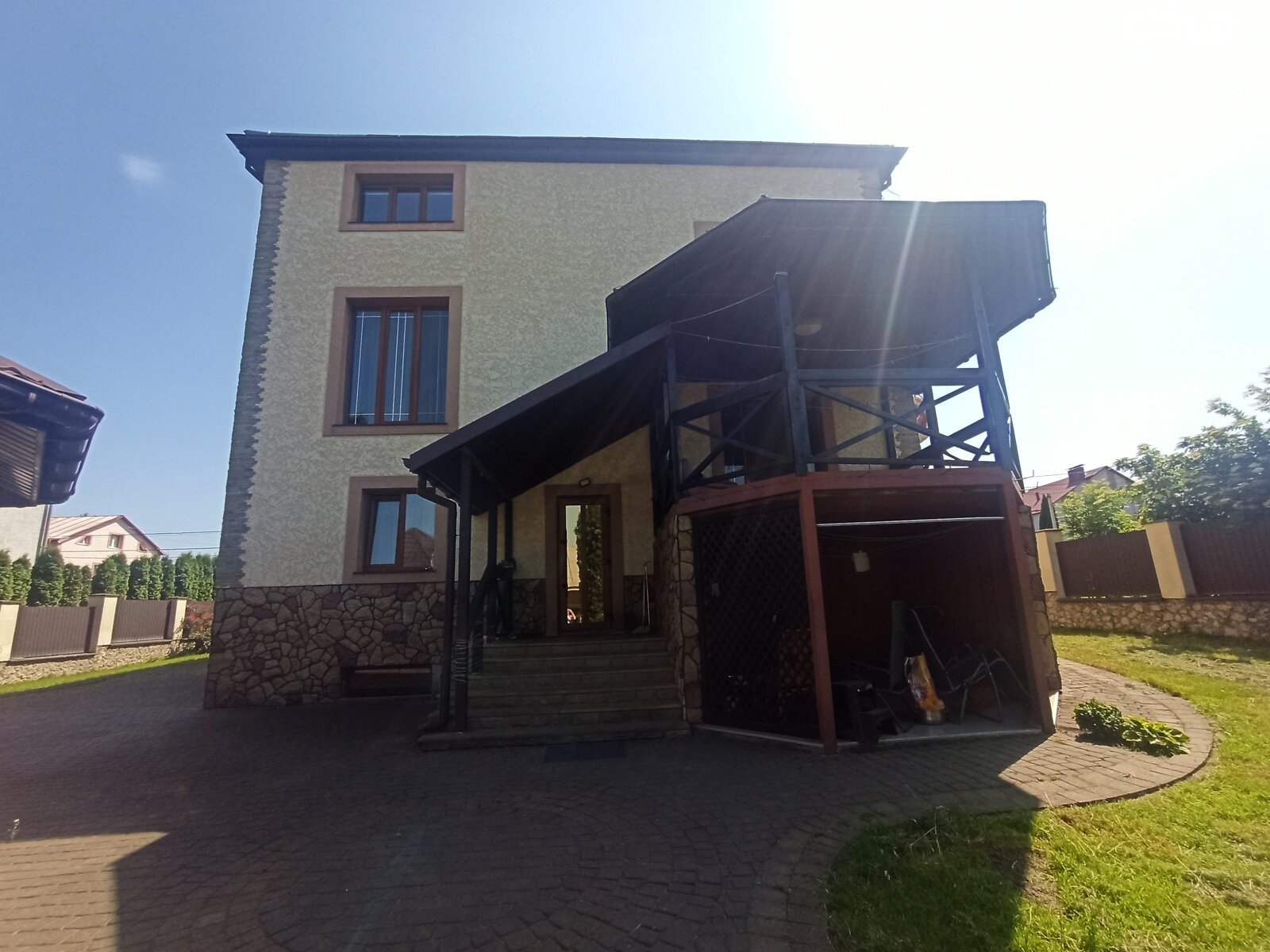 трехэтажный дом, 352.6 кв. м, кирпич. Продажа в Подгородном фото 1 трехэтажный дом, 352.6 кв. м, кирпич. Продажа в Подгородном фото 1