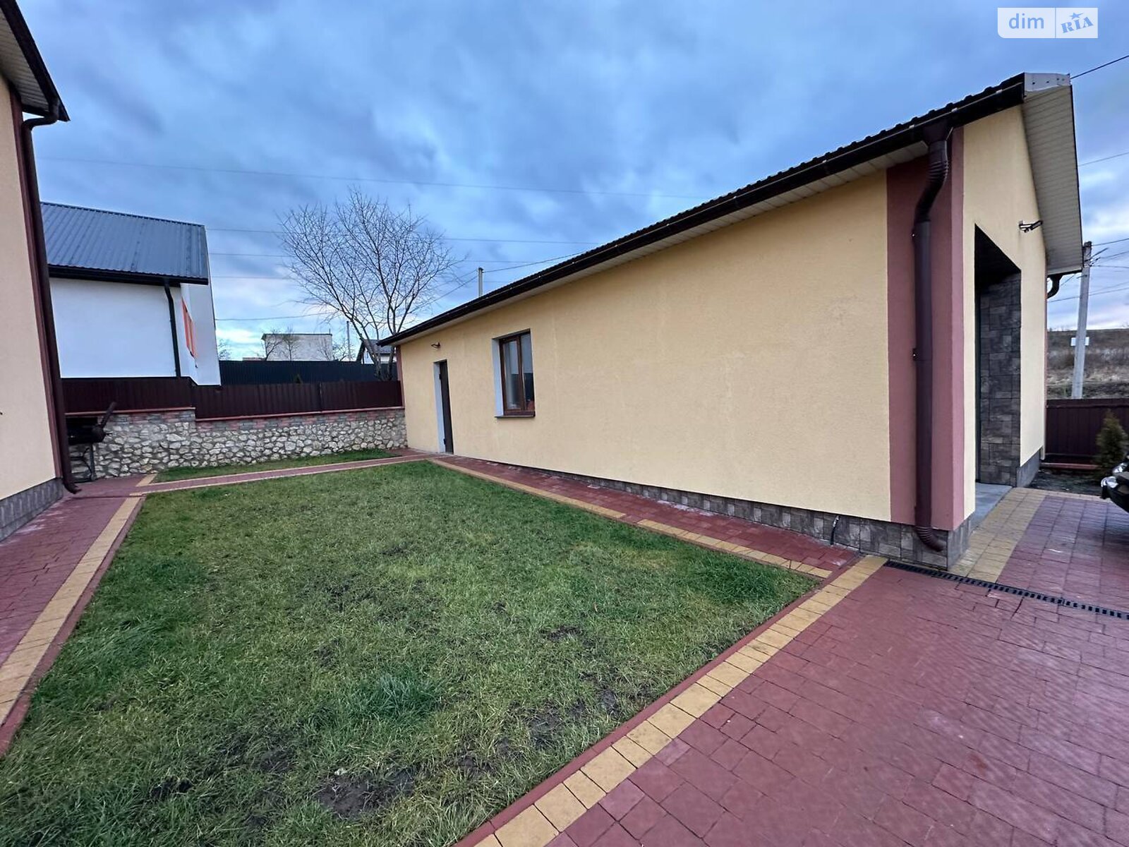 двухэтажный дом, 120 кв. м, кирпич. Продажа в Подгородном фото 1