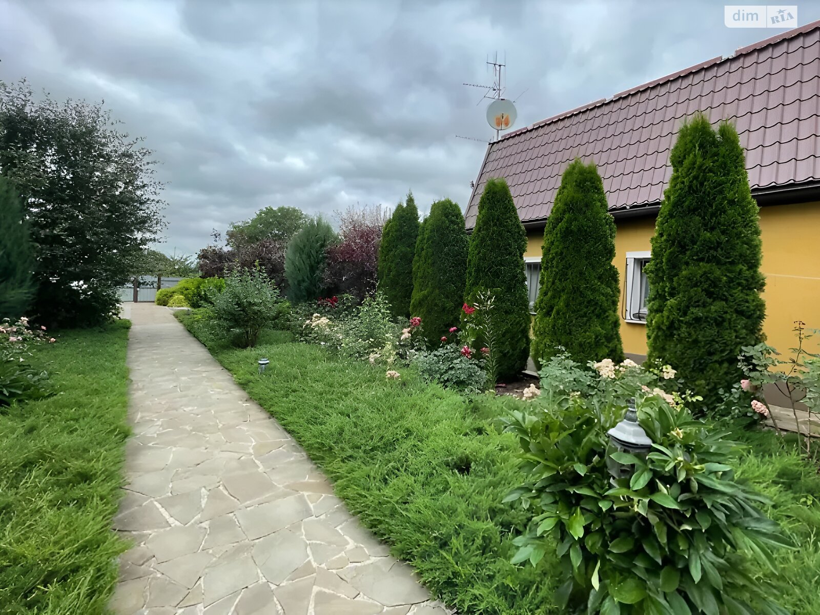 двухэтажный дом с гаражом, 160 кв. м, кирпич. Продажа в Подгородном фото 1