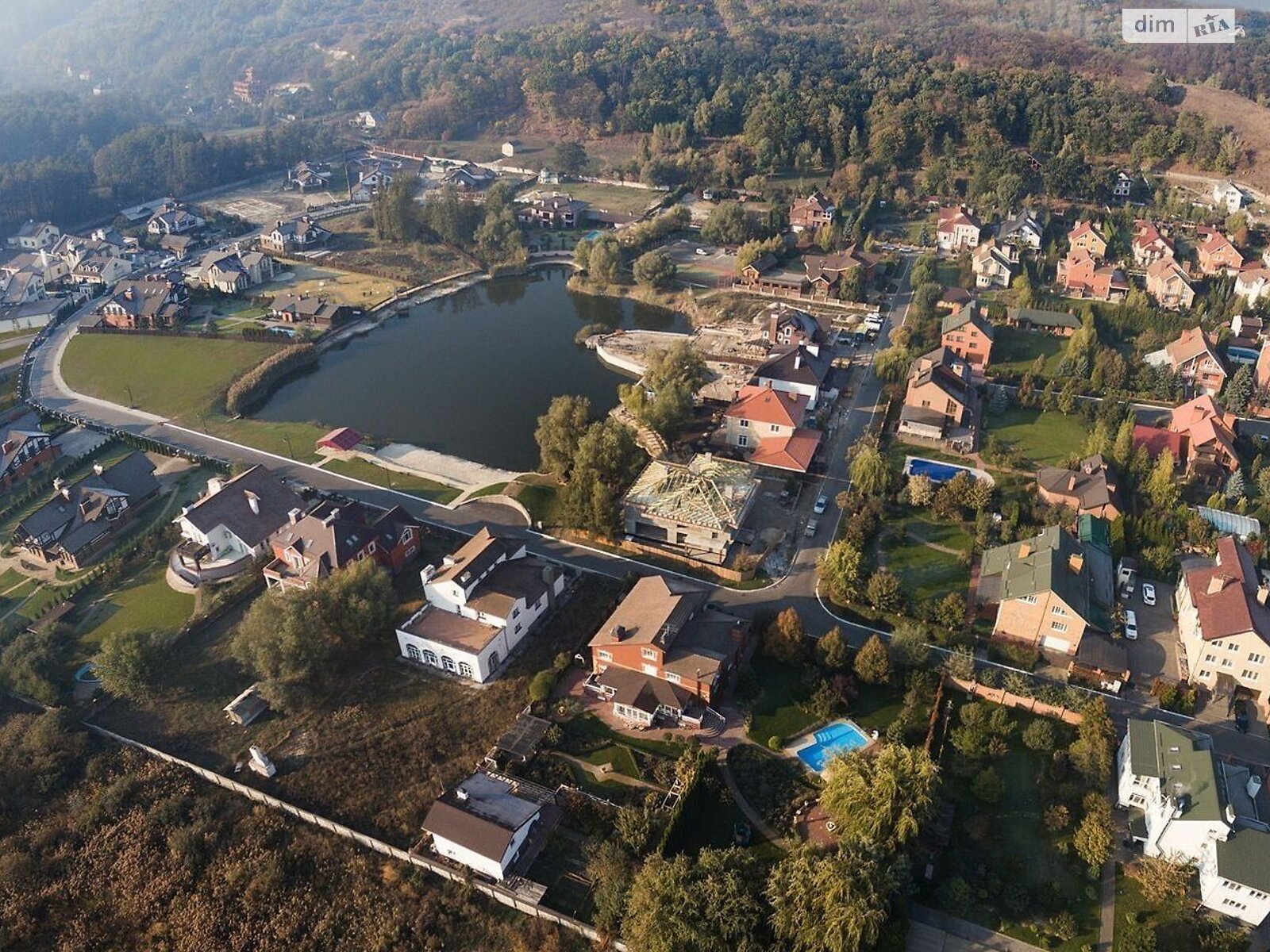 триповерховий будинок з балконом, 463 кв. м, цегла. Продаж у Підгірцях фото 1 триповерховий будинок з балконом, 463 кв. м, цегла. Продаж у Підгірцях фото 1
