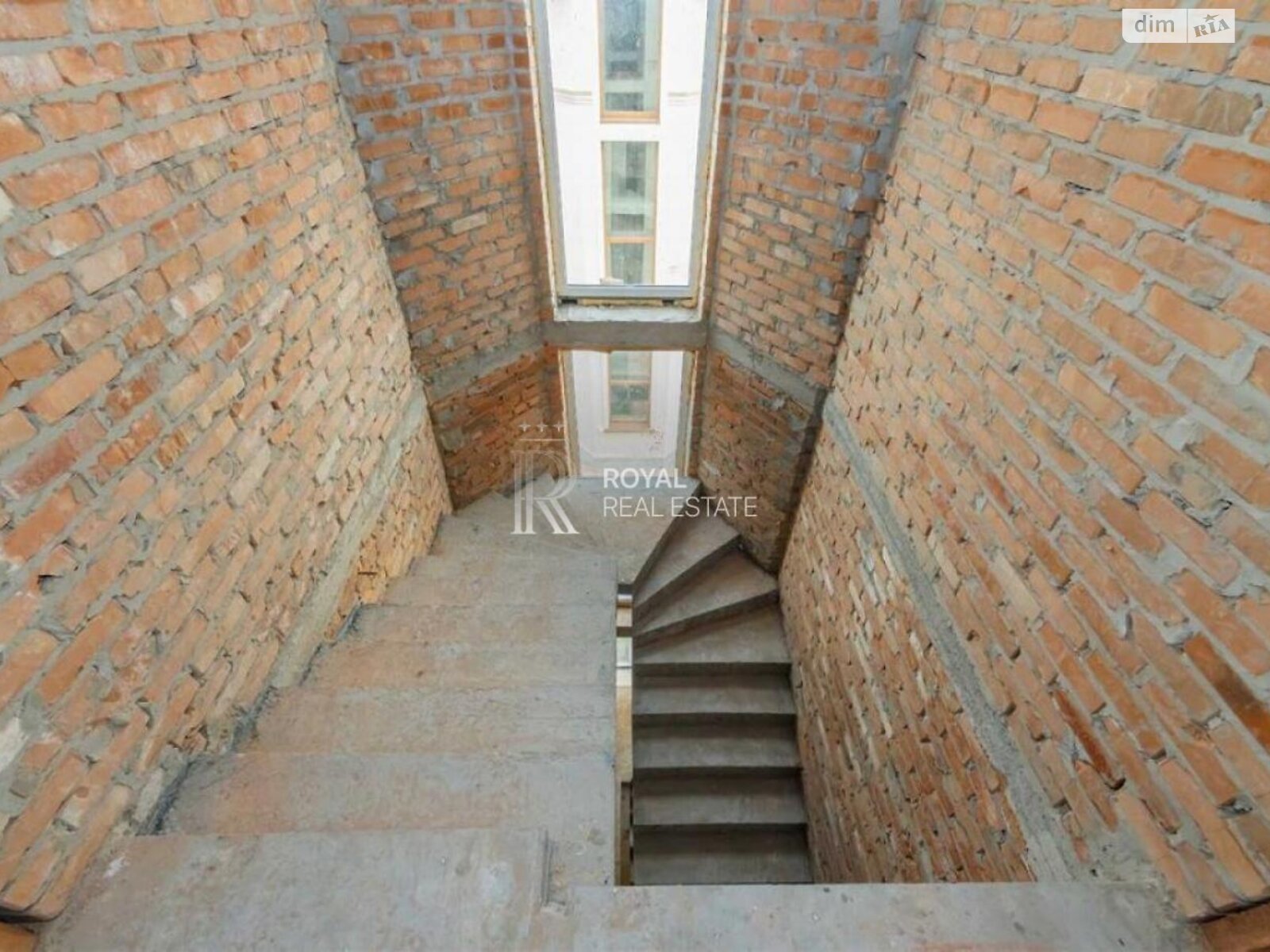 трехэтажный дом, 220 кв. м, кирпич. Продажа в Подгорцах фото 1 трехэтажный дом, 220 кв. м, кирпич. Продажа в Подгорцах фото 1