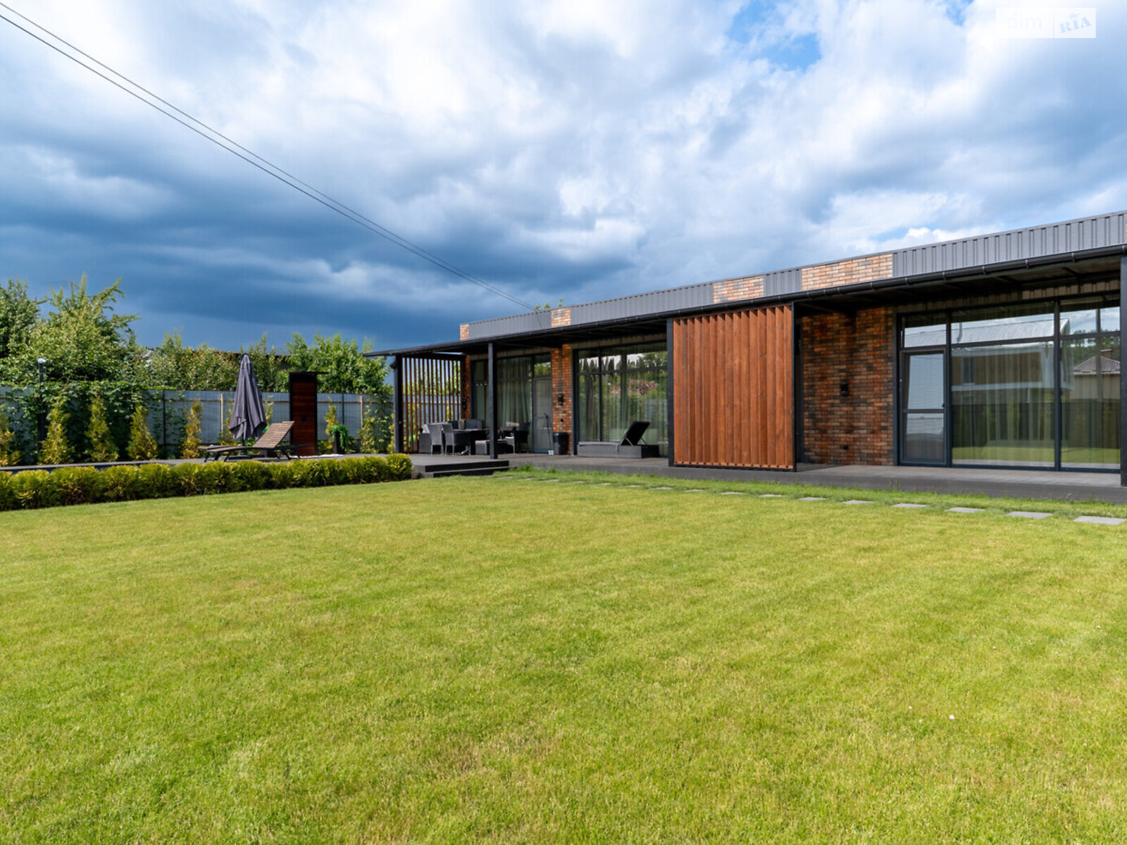 одноэтажный дом, 150 кв. м, керамический блок. Продажа в Подгорцах фото 1