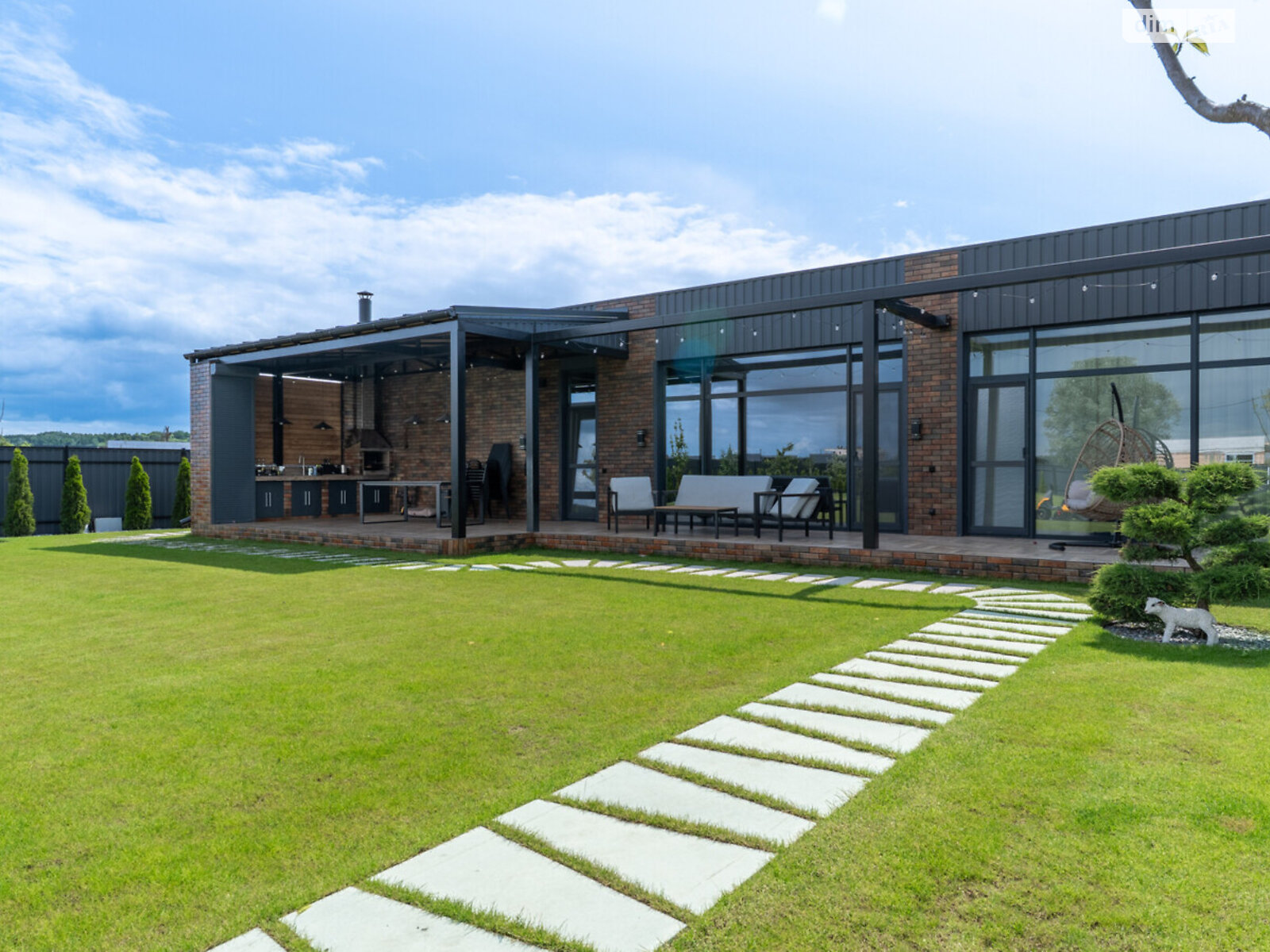 одноэтажный дом, 150 кв. м, керамический блок. Продажа в Подгорцах фото 1