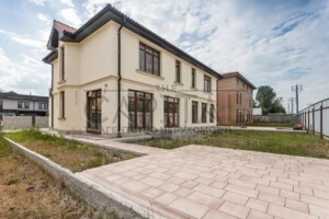 двухэтажный дом с балконом, 330 кв. м, кирпич. Продажа в Подгорцах фото 2