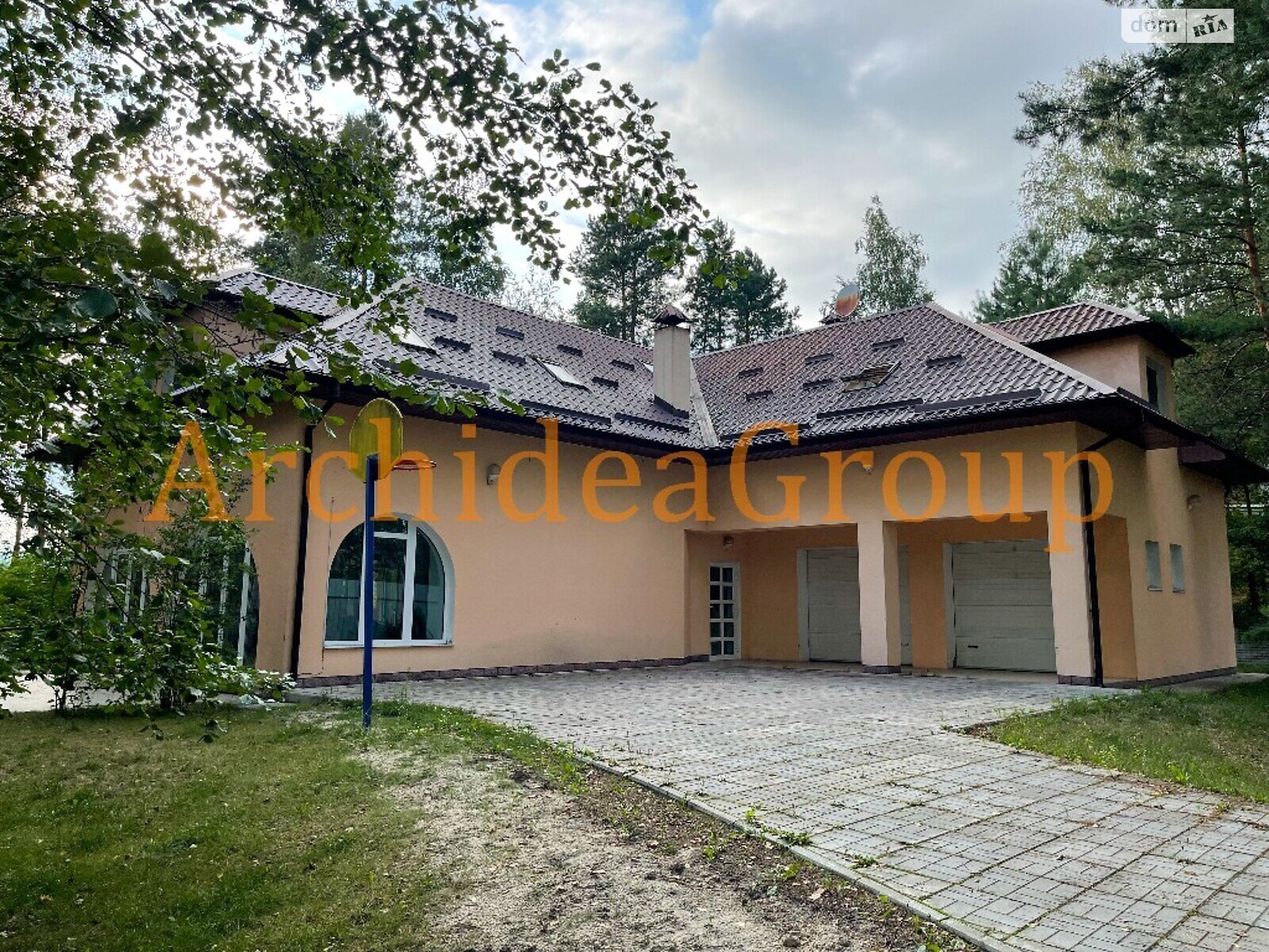 двоповерховий будинок з мансардою, 403 кв. м, цегла. Продаж у Підгірцях фото 1 двоповерховий будинок з мансардою, 403 кв. м, цегла. Продаж у Підгірцях фото 1
