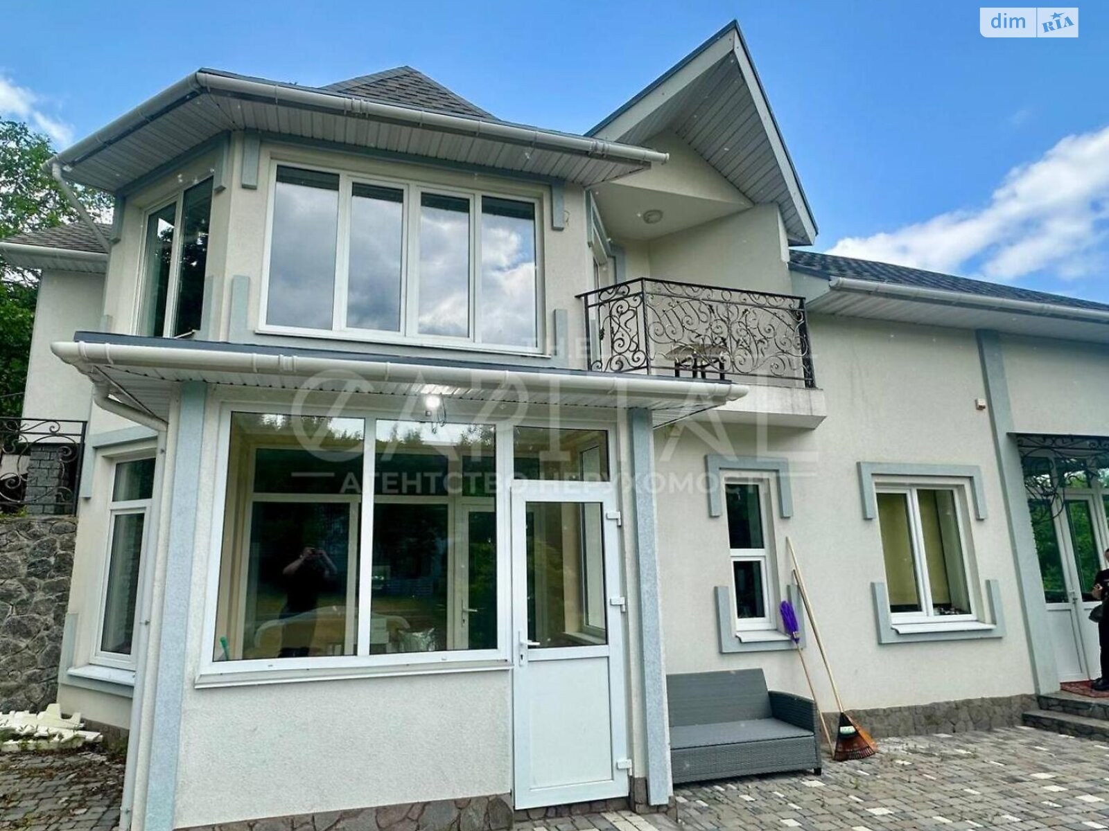 двоповерховий будинок з гаражем, 244 кв. м, цегла. Продаж у Підгірцях фото 1 двоповерховий будинок з гаражем, 244 кв. м, цегла. Продаж у Підгірцях фото 1