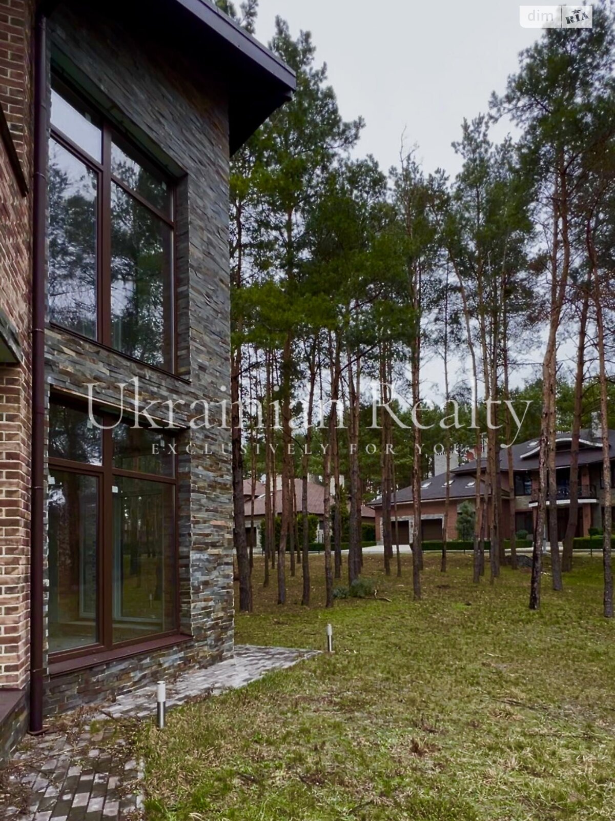 двоповерховий будинок, 525 кв. м, цегла. Продаж у Підгірцях фото 1 двоповерховий будинок, 525 кв. м, цегла. Продаж у Підгірцях фото 1