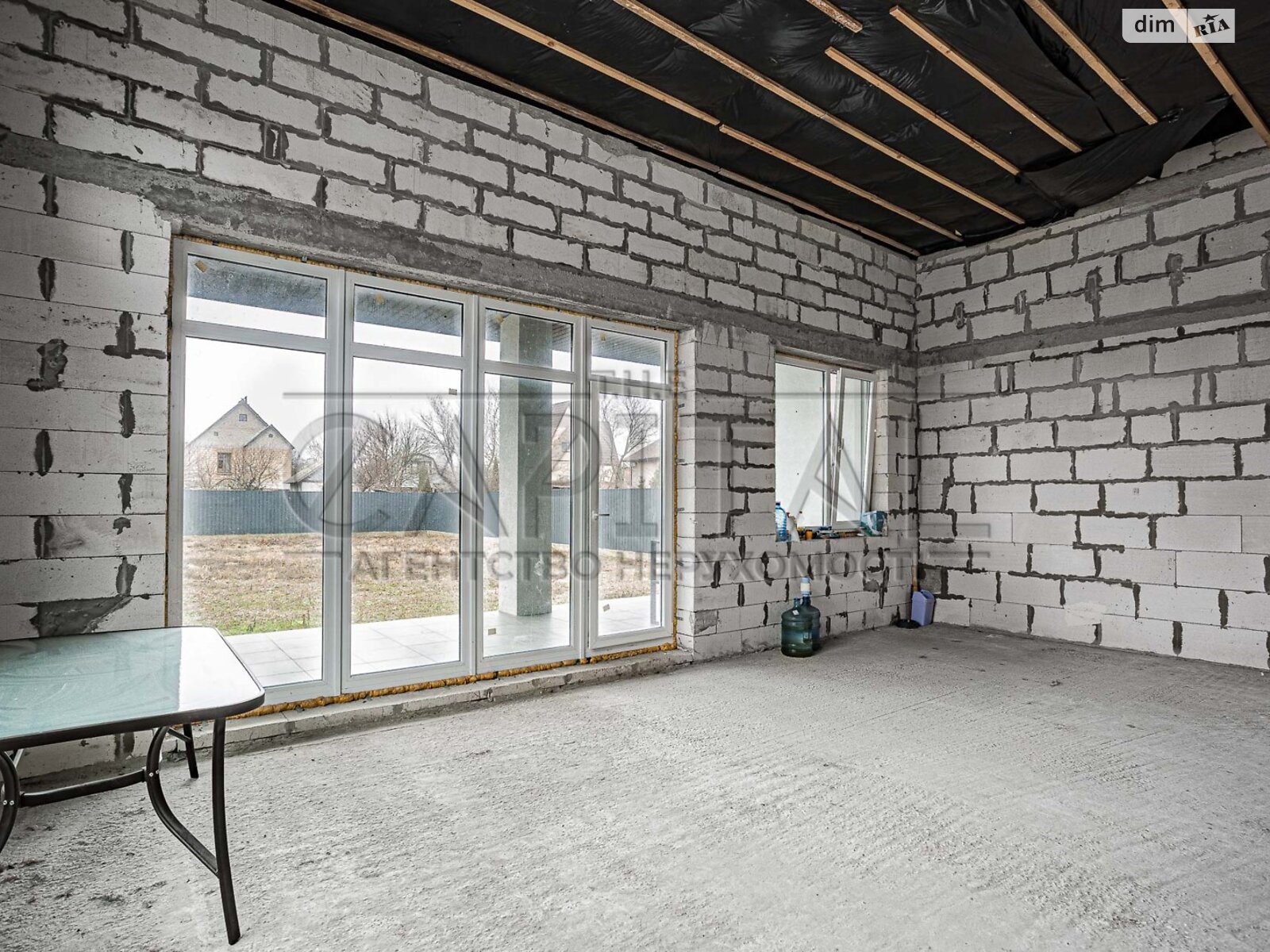 одноэтажный дом с гаражом, 154 кв. м, газобетон. Продажа в Подгорцах фото 1 одноэтажный дом с гаражом, 154 кв. м, газобетон. Продажа в Подгорцах фото 1