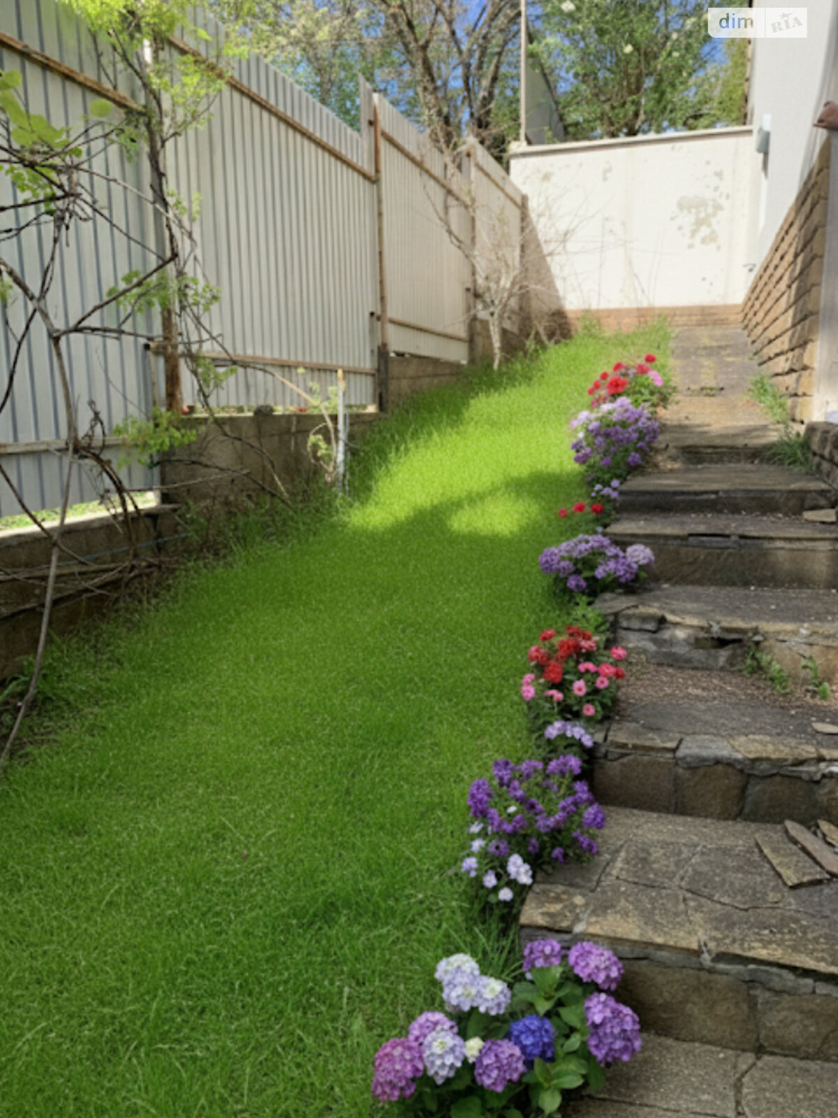 триповерховий будинок з мансардою, 336 кв. м, цегла. Продаж у Підгірцях фото 1