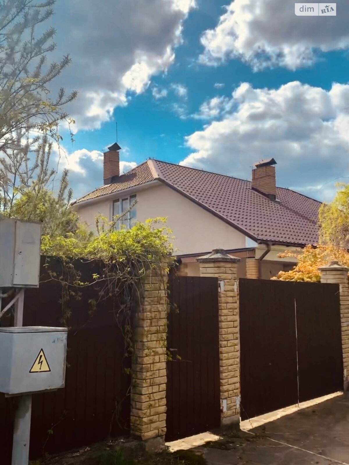 триповерховий будинок з мансардою, 336 кв. м, цегла. Продаж у Підгірцях фото 1