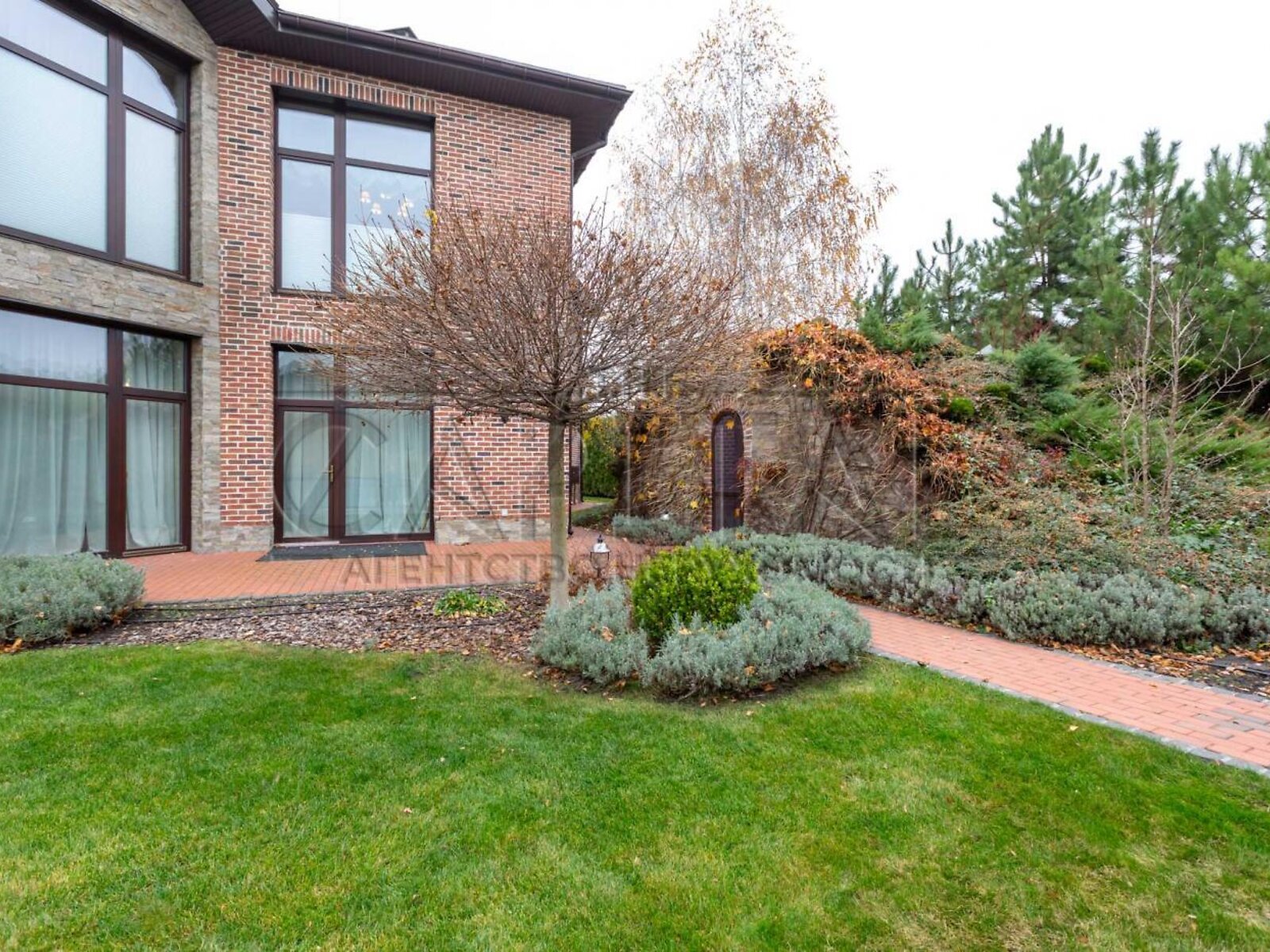 двоповерховий будинок з гаражем, 539.2 кв. м, цегла. Продаж у Підгірцях фото 1