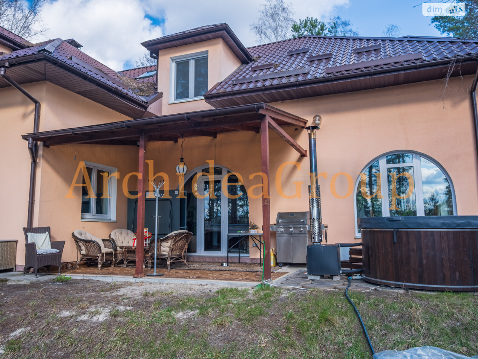 двоповерховий будинок з мансардою, 360 кв. м, керамический кирпич. Продаж у Підгірцях фото 1 двоповерховий будинок з мансардою, 360 кв. м, керамический кирпич. Продаж у Підгірцях фото 1