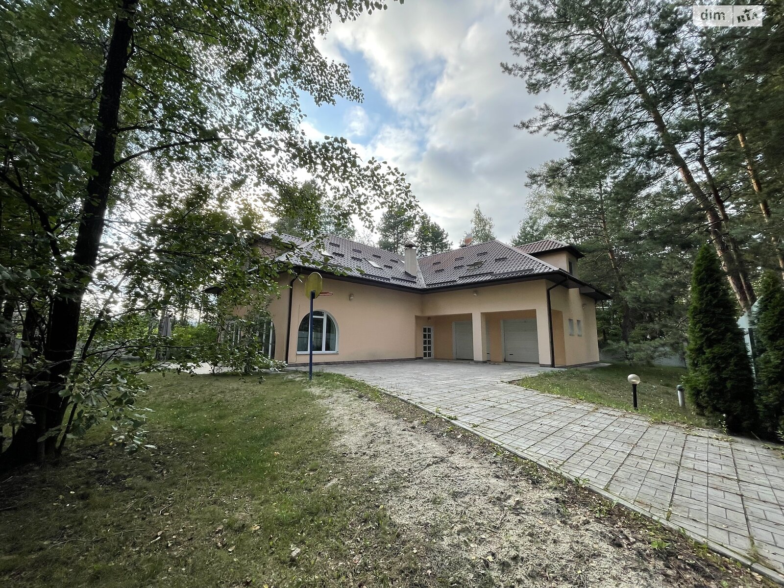 двоповерховий будинок з мансардою, 360 кв. м, керамический кирпич. Продаж у Підгірцях фото 1 двоповерховий будинок з мансардою, 360 кв. м, керамический кирпич. Продаж у Підгірцях фото 1