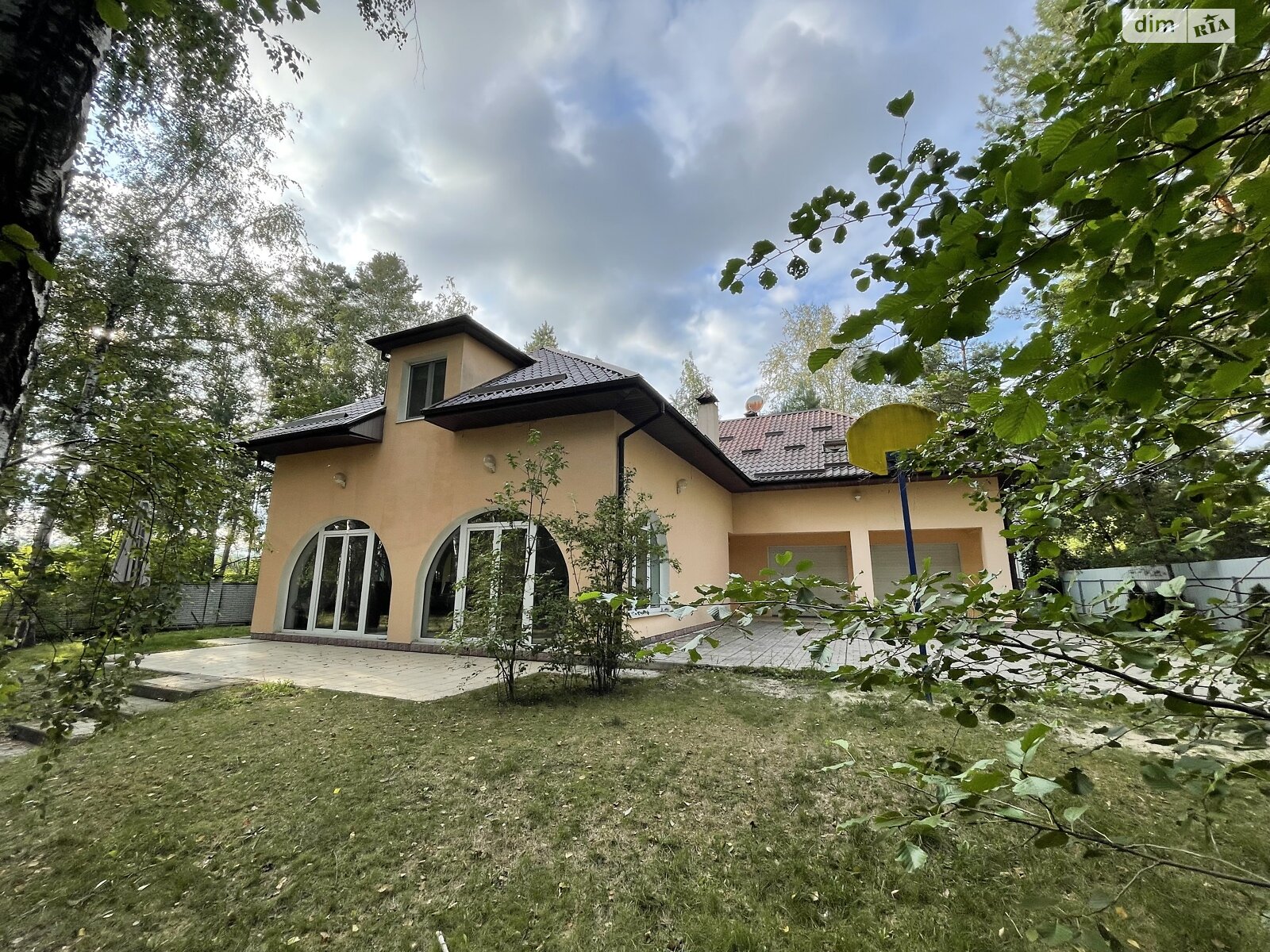 двоповерховий будинок з мансардою, 360 кв. м, керамический кирпич. Продаж у Підгірцях фото 1 двоповерховий будинок з мансардою, 360 кв. м, керамический кирпич. Продаж у Підгірцях фото 1