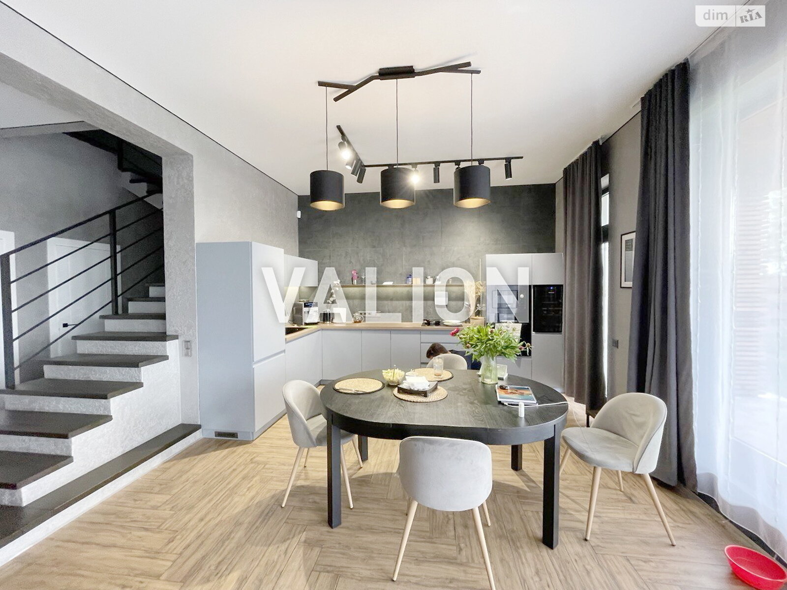 двухэтажный дом с верандой, 146 кв. м, шлакоблок. Продажа в Подгорцах фото 1 двухэтажный дом с верандой, 146 кв. м, шлакоблок. Продажа в Подгорцах фото 1